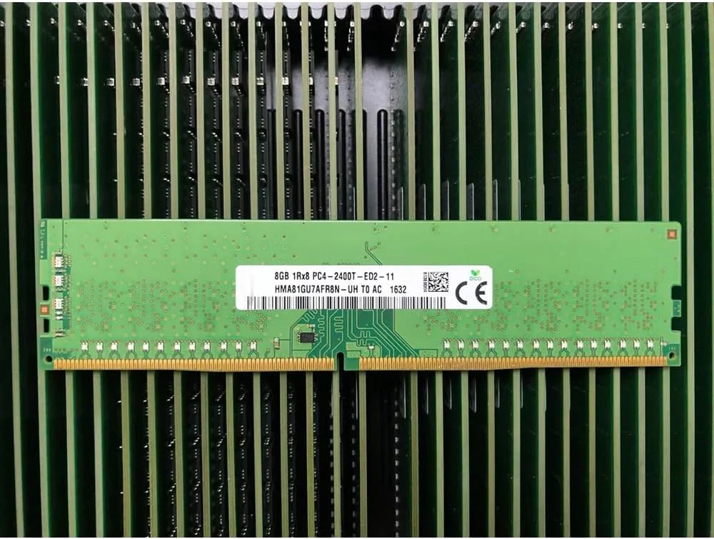 یک عدد رم سرور SKhynix مدل HMA81GU7AFR8N-UH با ظرفیت 8 گیگابایت، تک کاناله، PC4-2400T و ECC