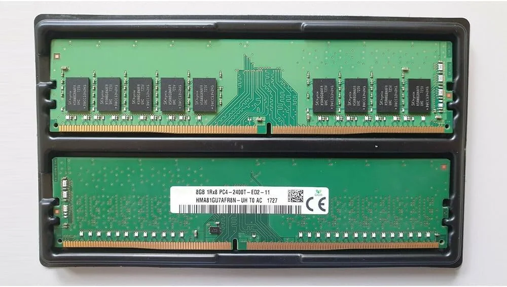 یک عدد رم سرور SKhynix مدل HMA81GU7AFR8N-UH با ظرفیت 8 گیگابایت، تک کاناله، PC4-2400T و ECC