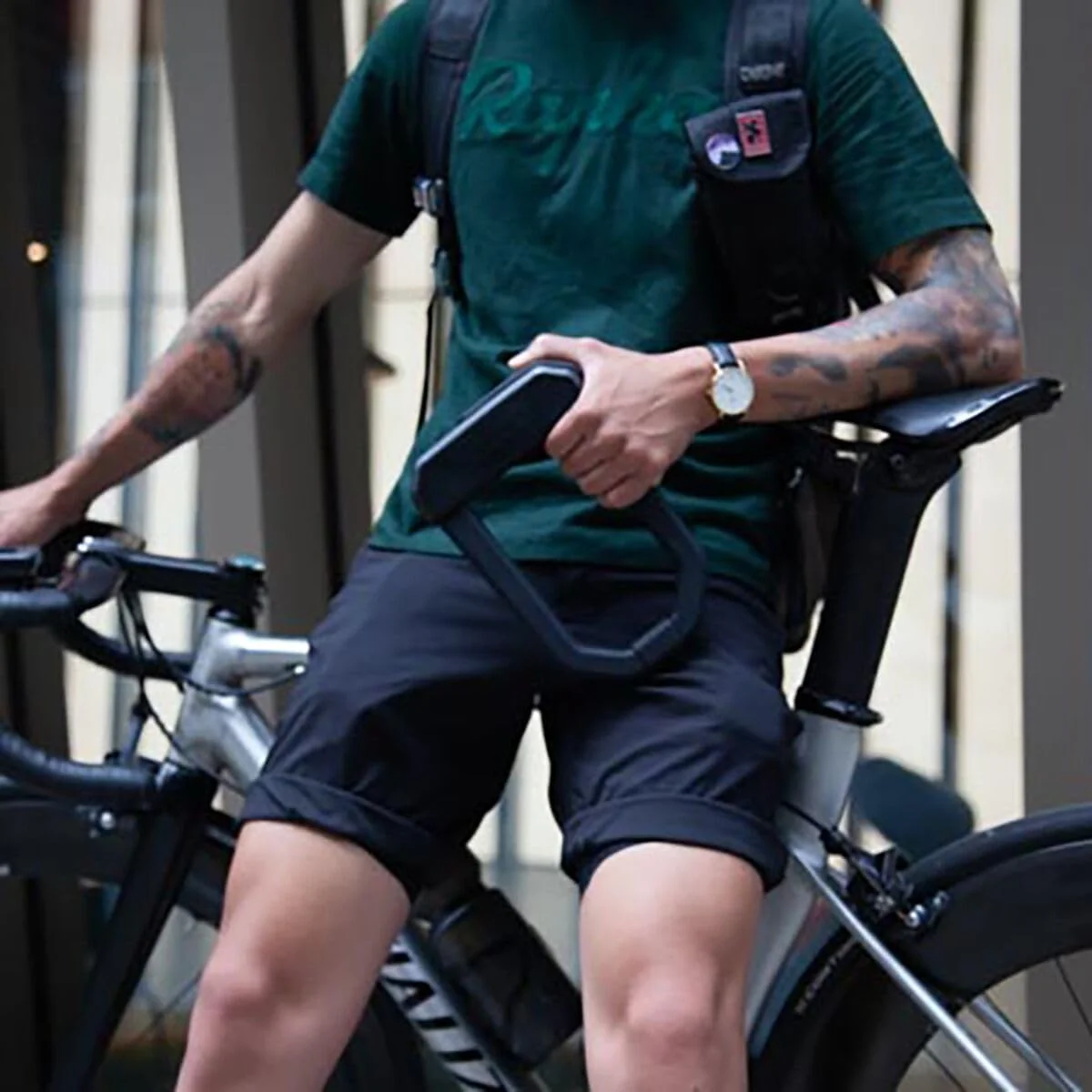 قفل U شکل Hiplok D1000 مشکی، ابعاد ناحیه قفل شونده 15.5 سانتی متر در 9.2 سانتی متر قفل U شکل Hiplok D1000 مشکی، ابعاد ناحیه قفل شونده 15.5 سانتی متر در 9.2 سانتی متر