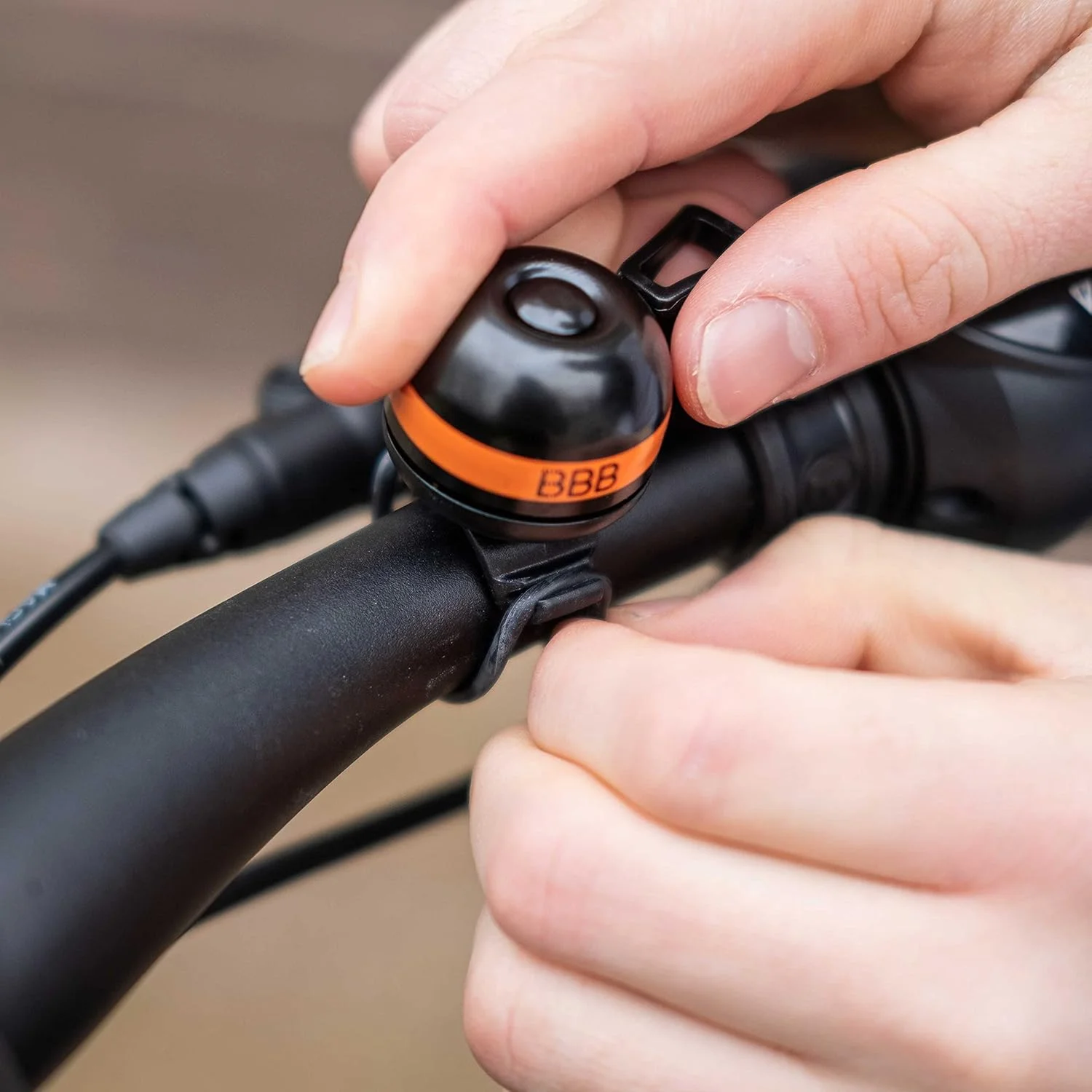 زنگ دوچرخه BBB Cycling مدل EasyFit Deluxe BBB-14 مناسب برای دوچرخه‌های کوهستانی، جاده و مسابقه