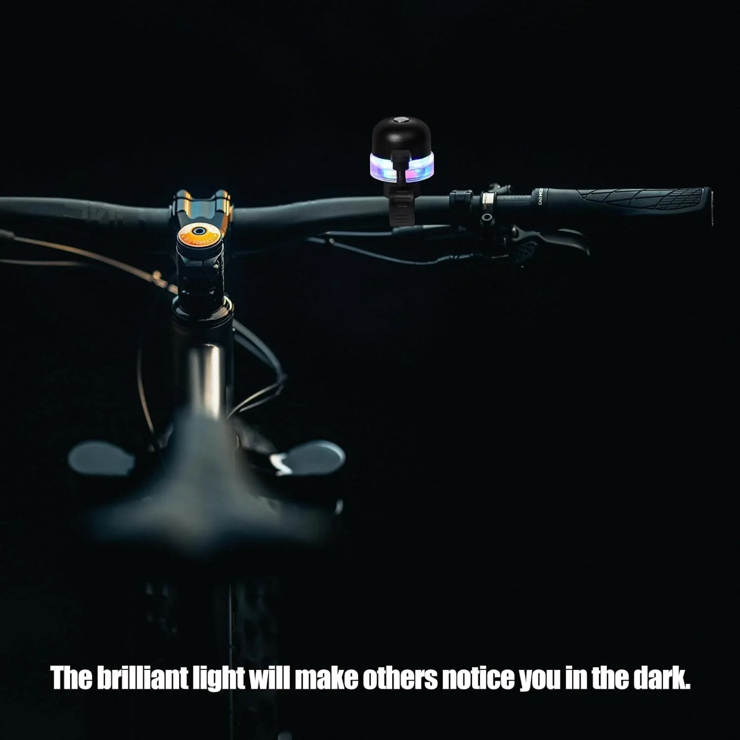 زنگ دوچرخه با صدای بلند و واضح، 3 حالت نور، شارژ نوع C، کمربند لاستیکی قابل تنظیم نصب شده روی فرمان، زنگ اسکوتر برای کودکان و بزرگسالان