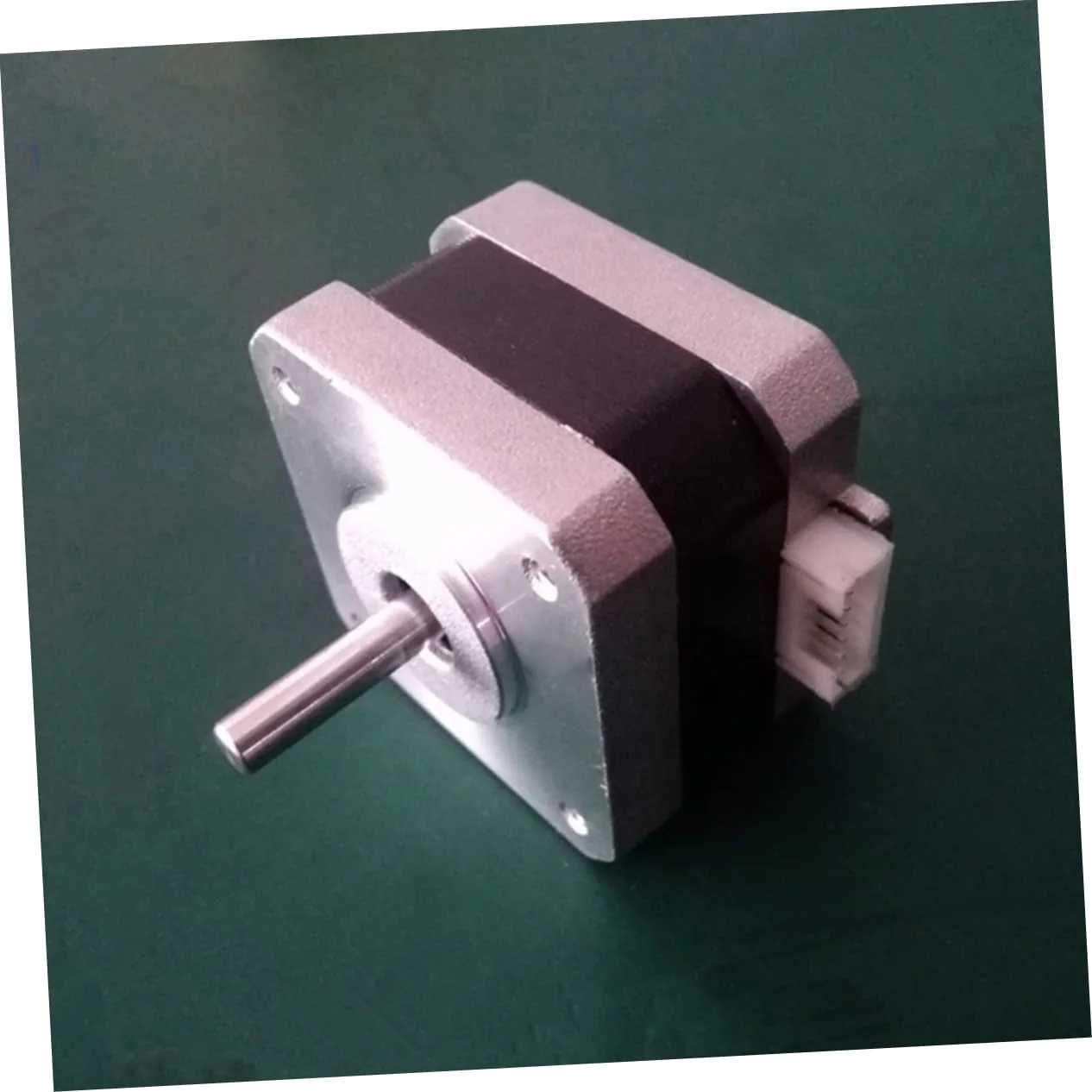 موتور پله ای 12 ولت Veemoon با گشتاور بالا و دقت برای کاربردهای CNC و رباتیک