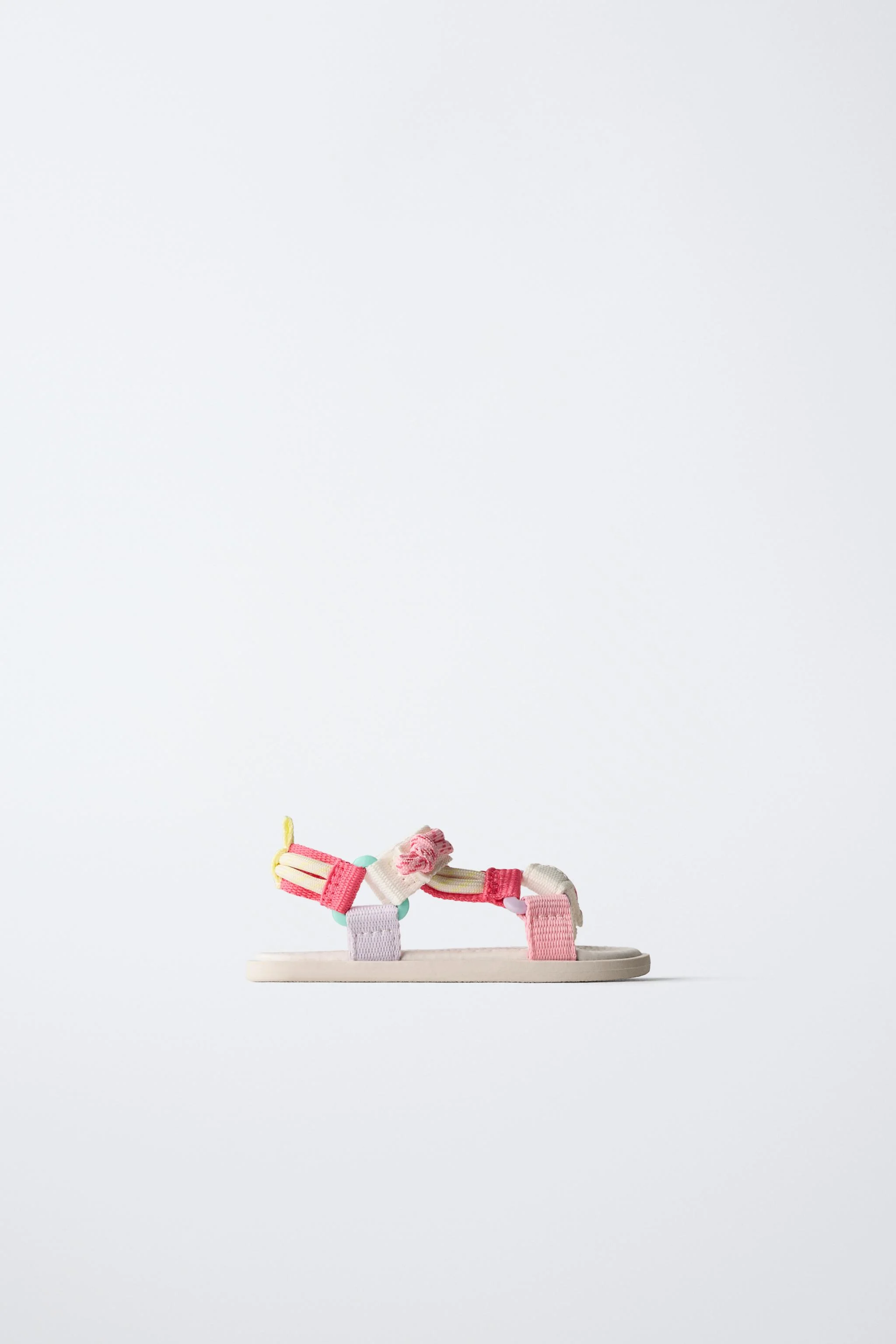 صندل های فنی پا برهنه