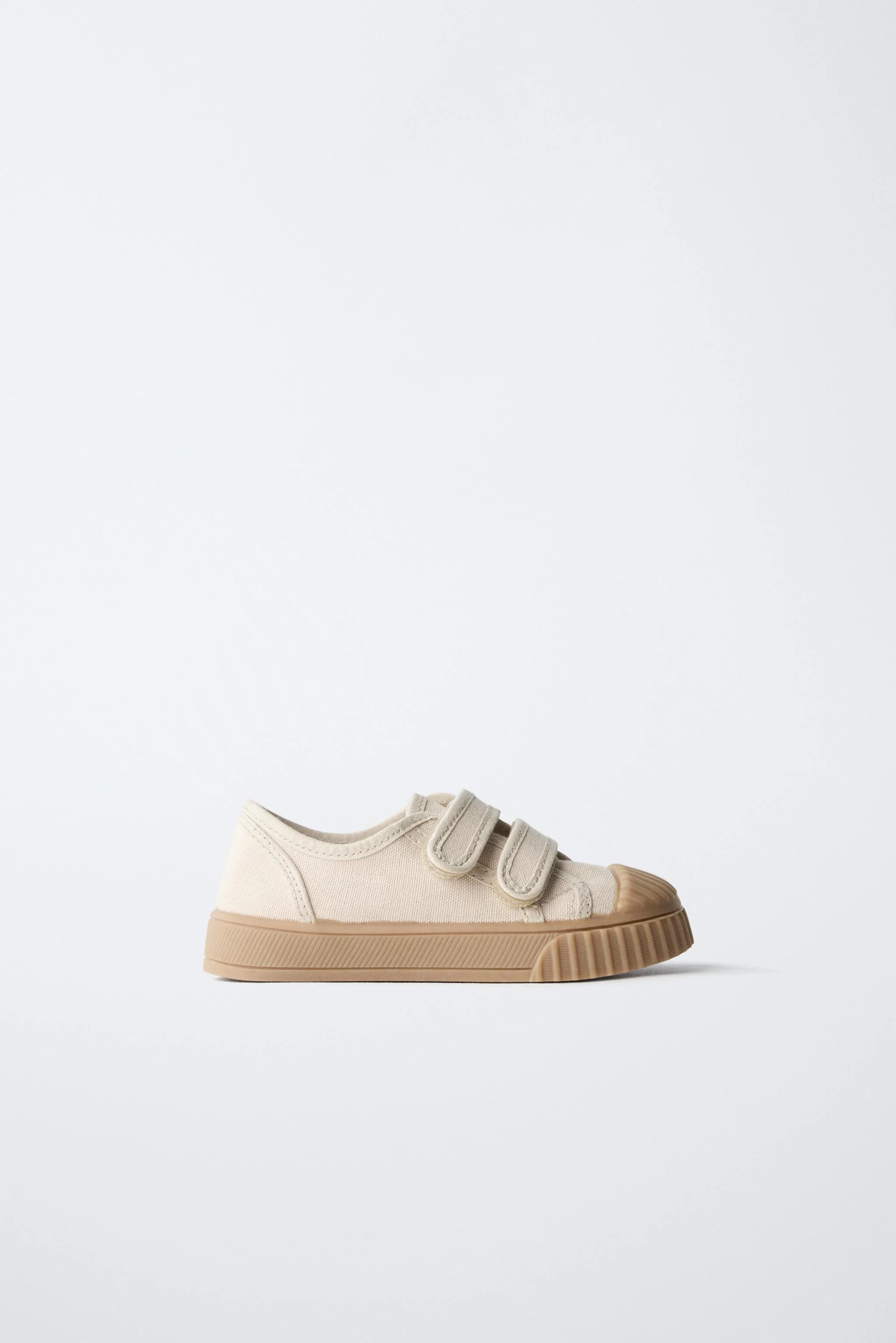 کفش کتانی نخی کفش کتانی نخی