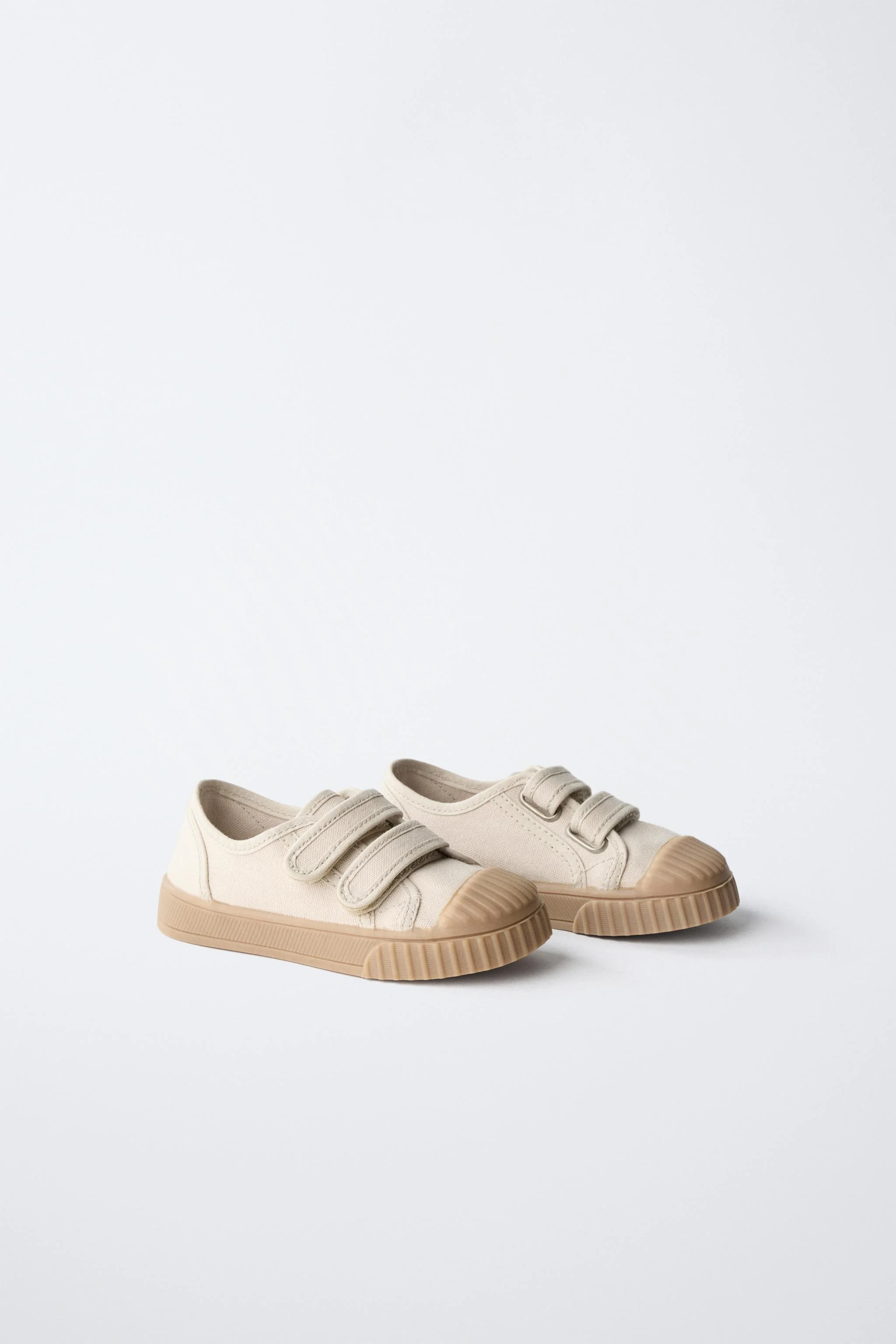 کفش کتانی نخی کفش کتانی نخی