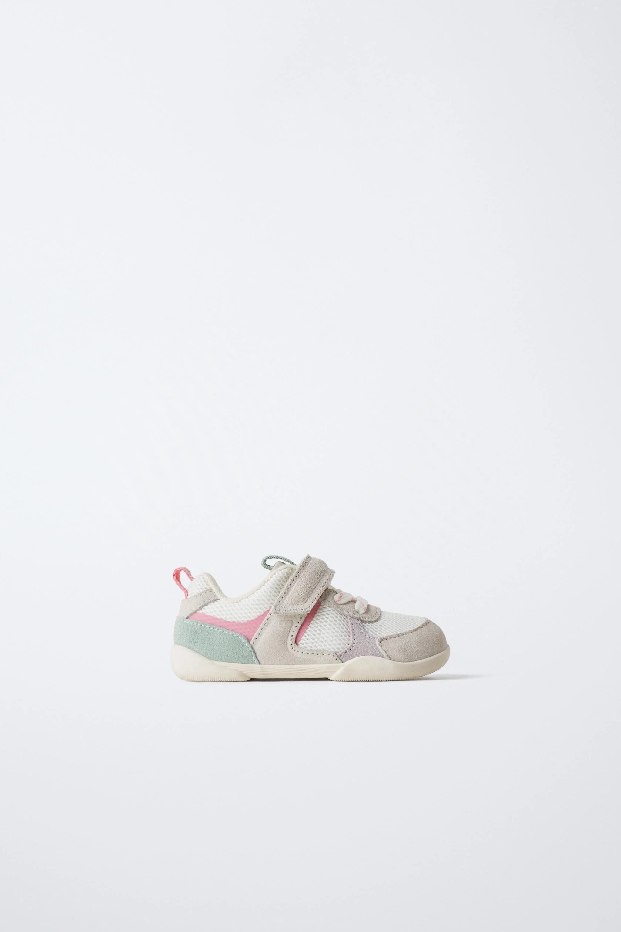 کفش ورزشی رنگی پابرهنه