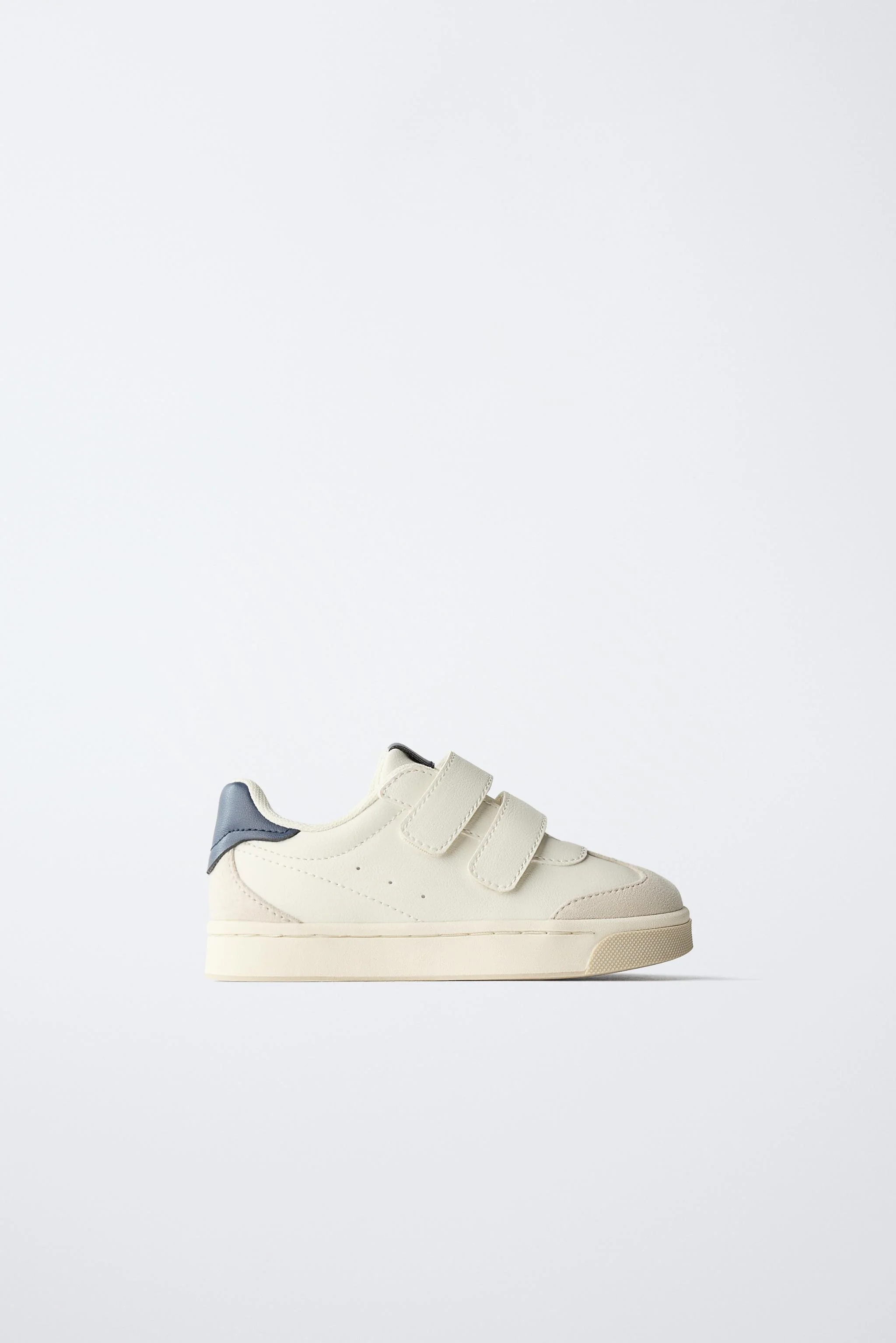 کفش های کتانی مدل پلیمز با جزئیات رنگ متضاد. دارای بند چسبی دوبل. کفی انعطاف پذیر. زیره لاستیکی. STARFIT کفش های کتانی مدل پلیمز با جزئیات رنگ متضاد. دارای بند چسبی دوبل. کفی انعطاف پذیر. زیره لاستیکی. STARFIT