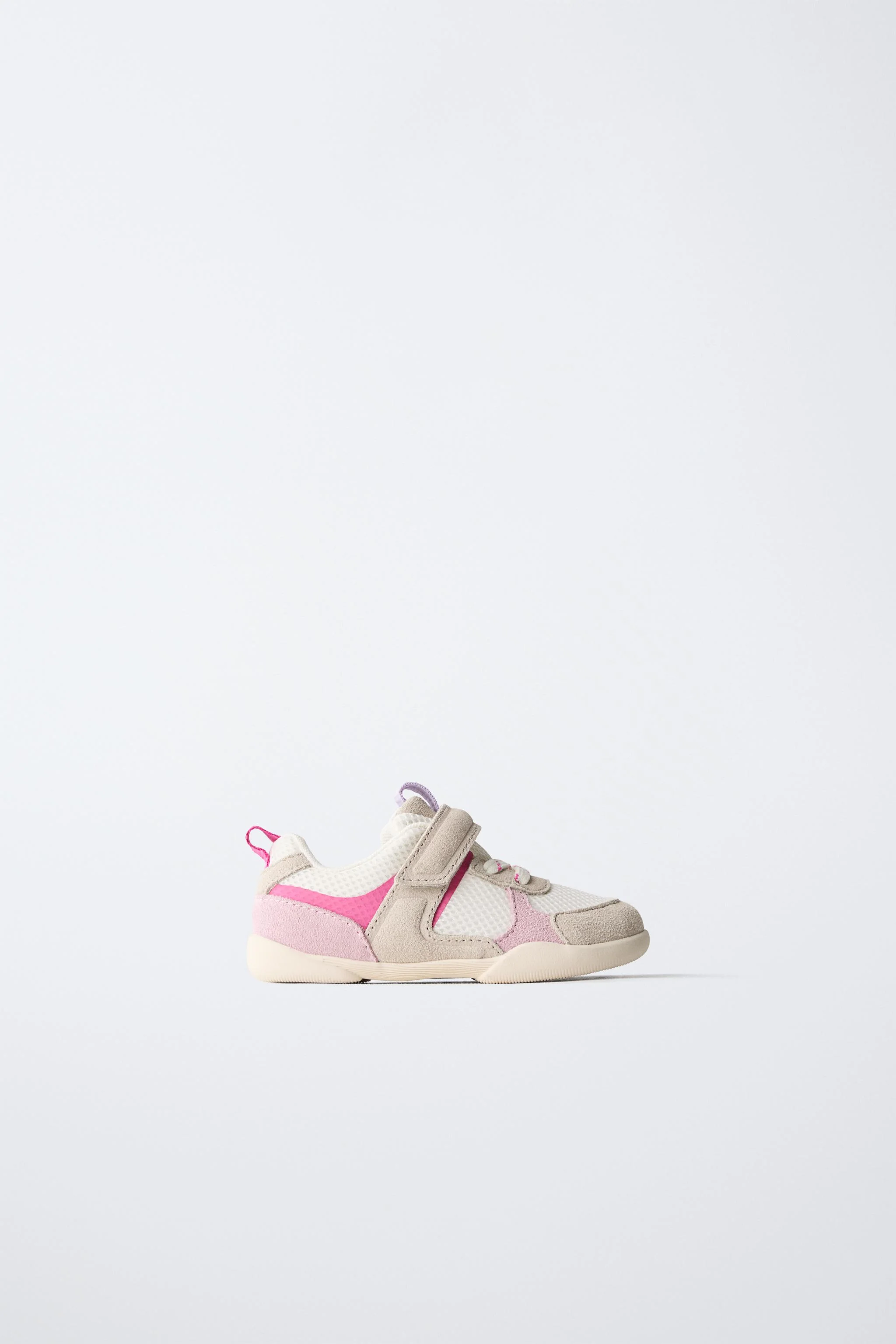 کفش ورزشی رنگی پابرهنه