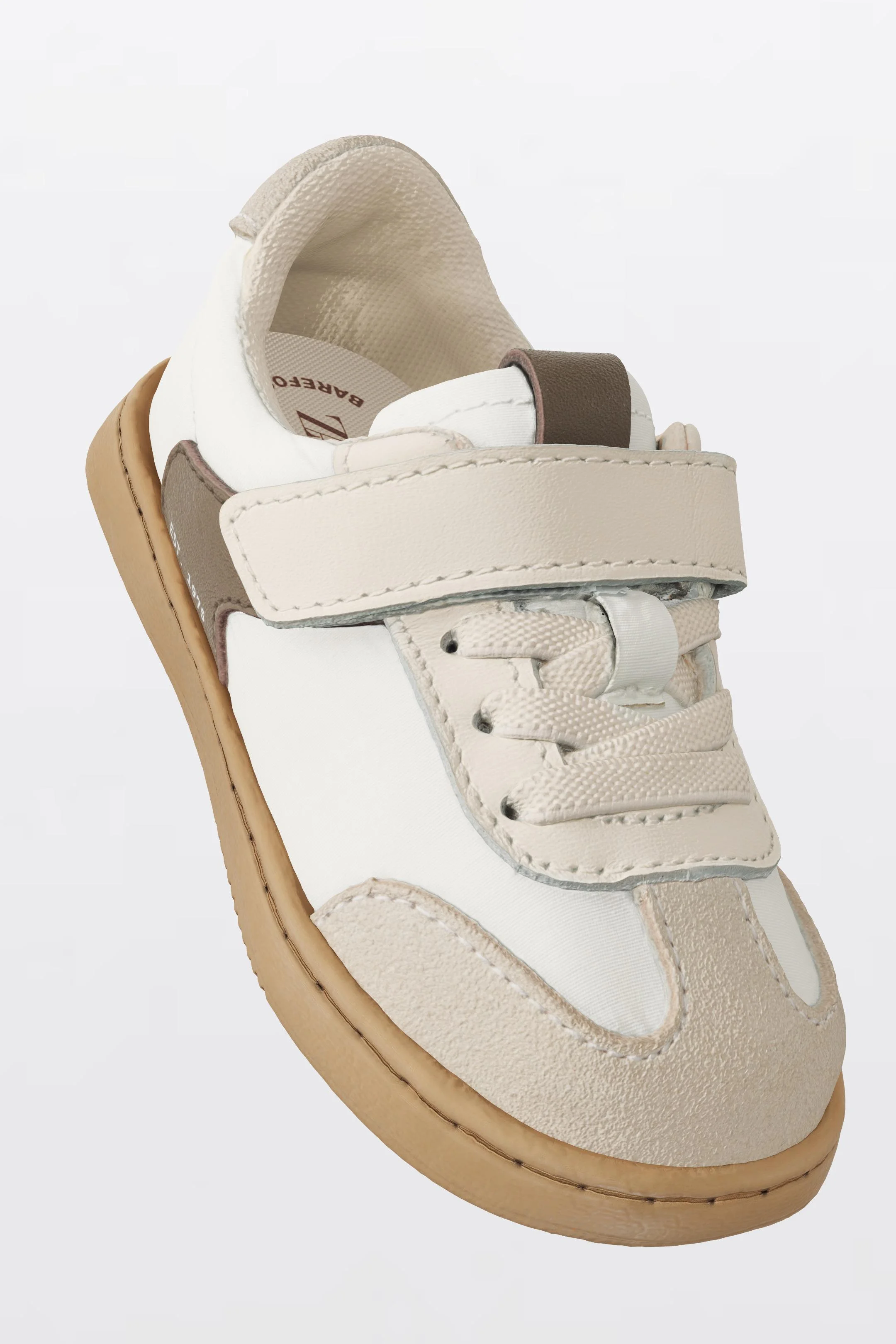 کفش ورزشی رترو با طراحی پابرهنه کفش ورزشی رترو با طراحی پابرهنه