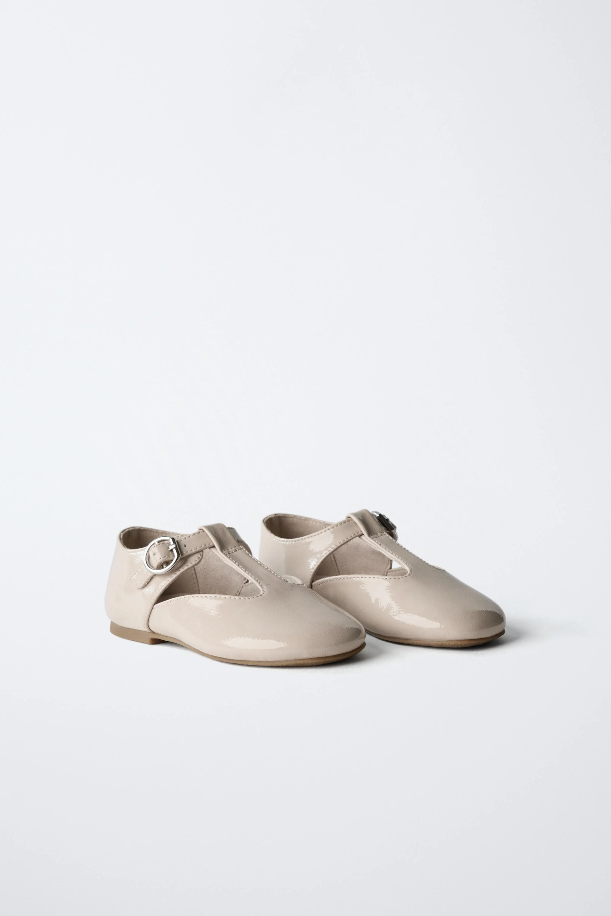 کفش های تی بار طرح ورنی کفش های تی بار طرح ورنی