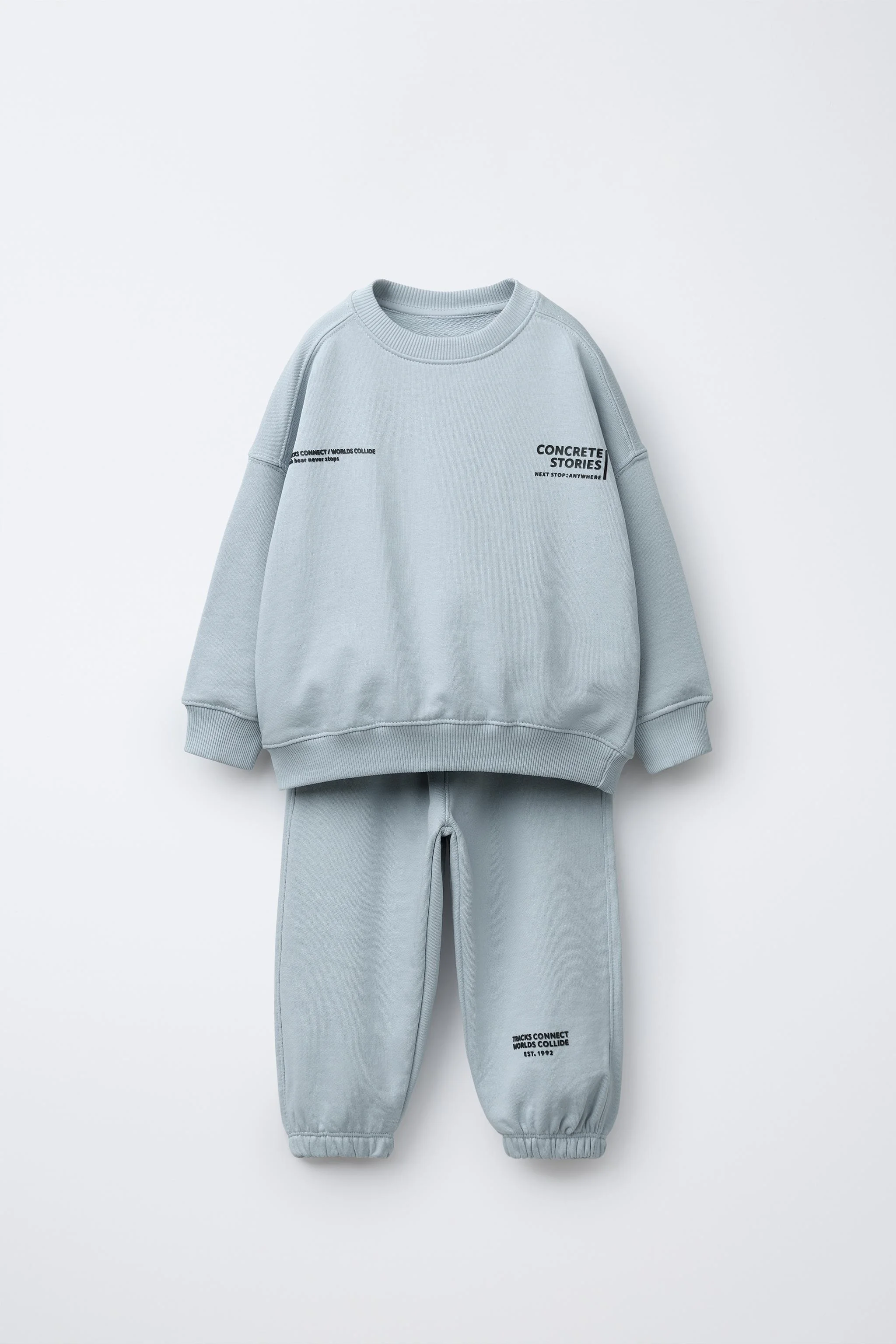 ست بلوز و شلوار ورزشی ست بلوز و شلوار ورزشی