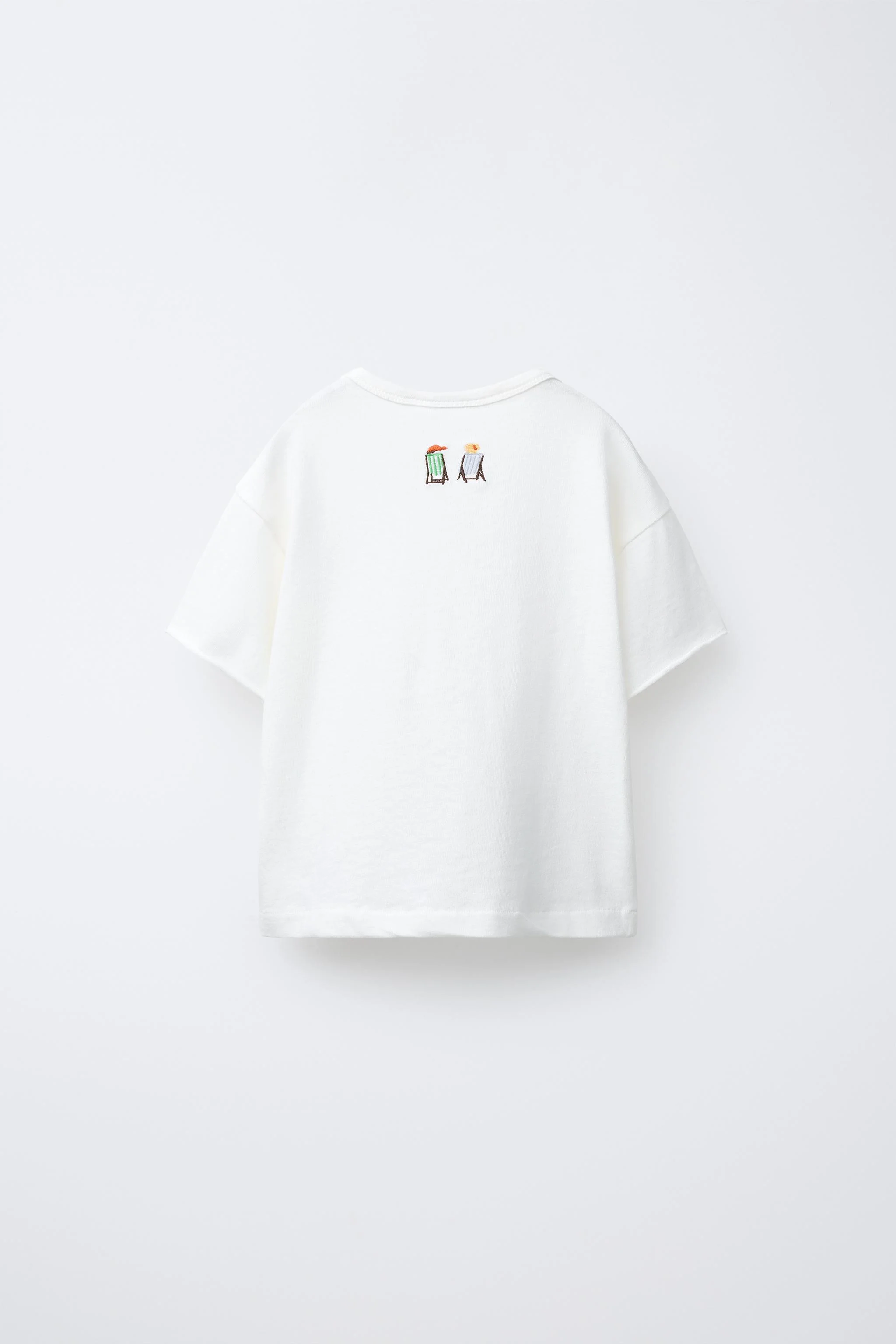 تی شرت گلدوزی شده