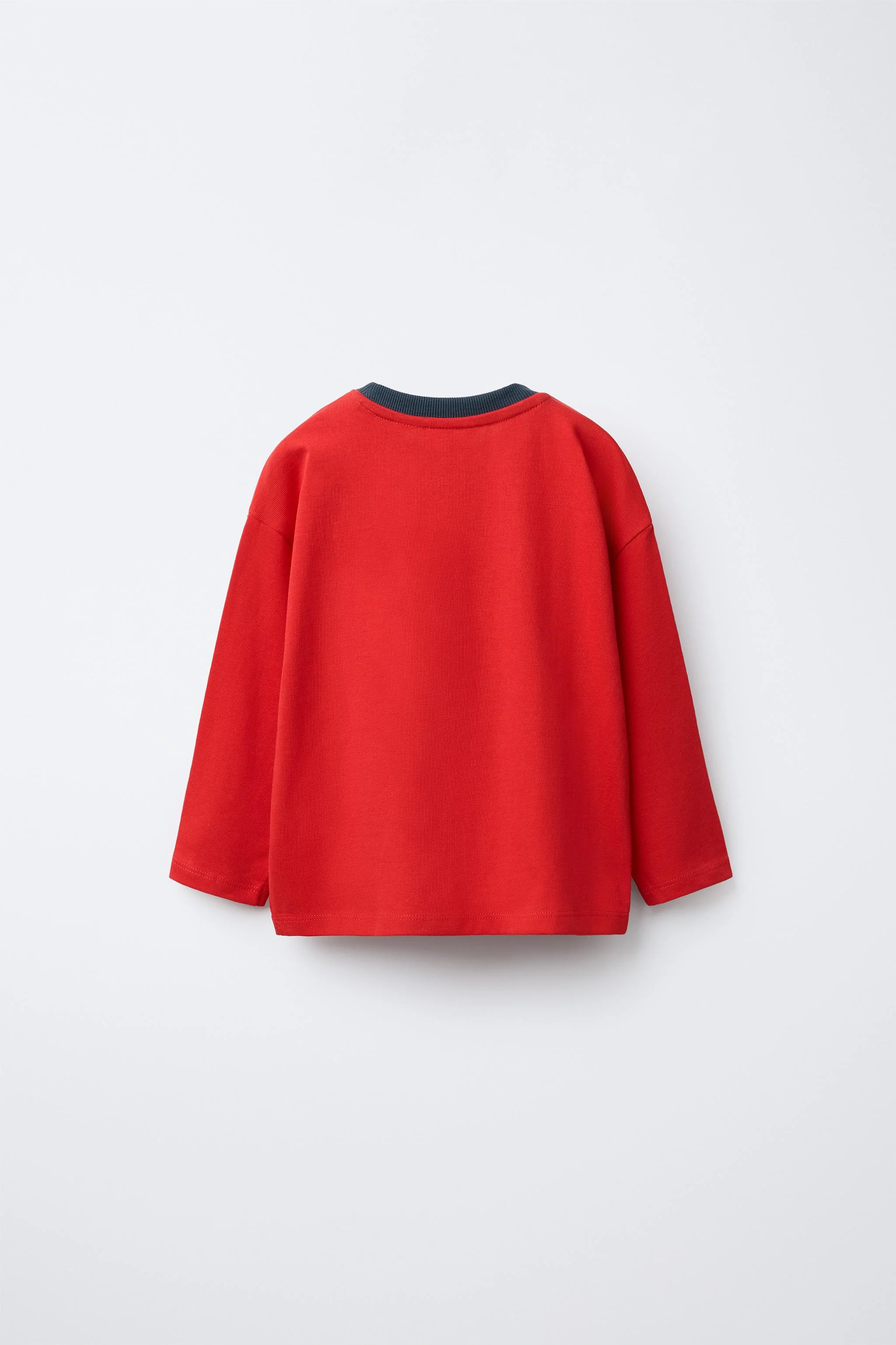 تی شرت آستین بلند با طرح چاپی تی شرت آستین بلند با طرح چاپی