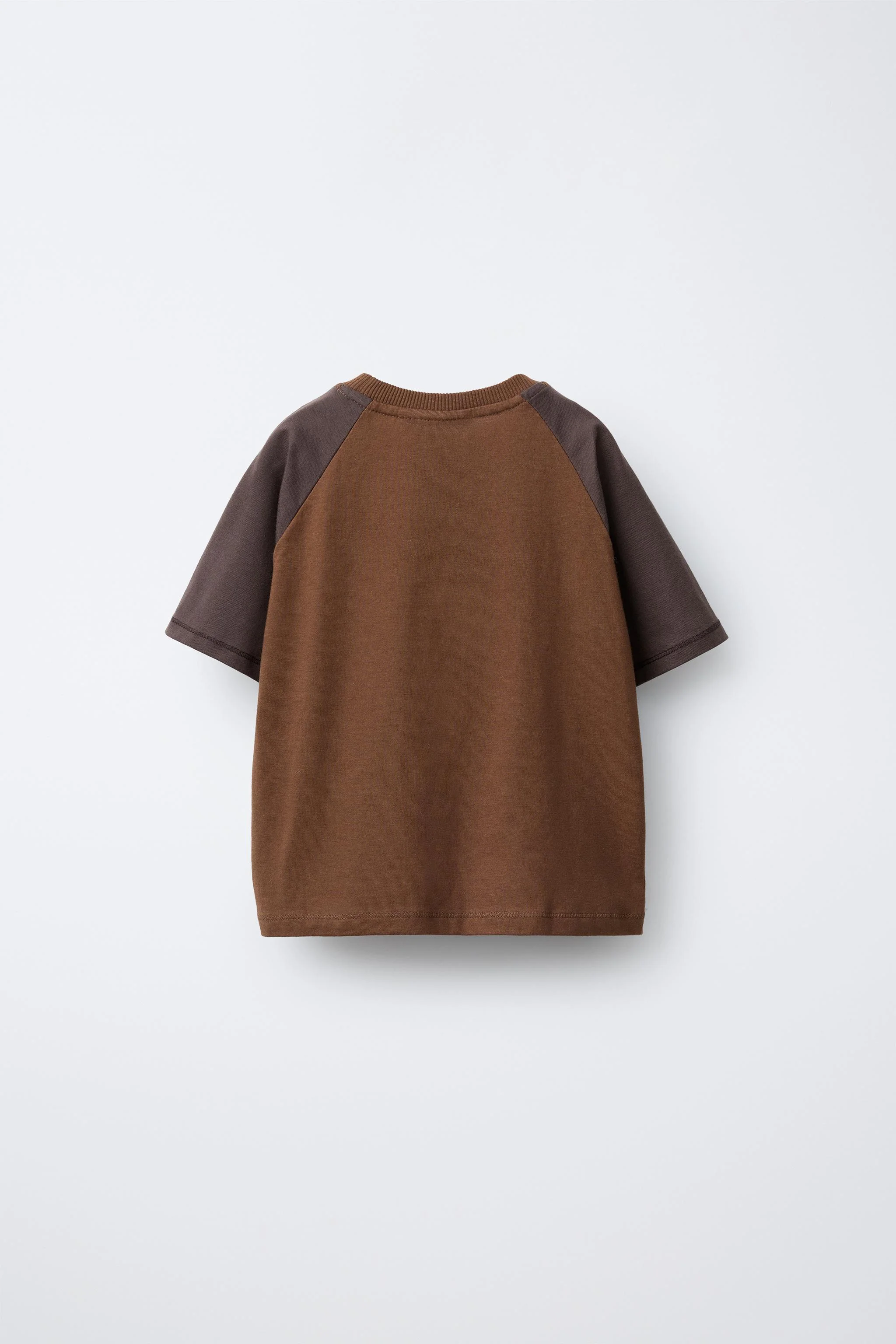 تیشرت آستین رگلان با طرح نوشته تیشرت آستین رگلان با طرح نوشته