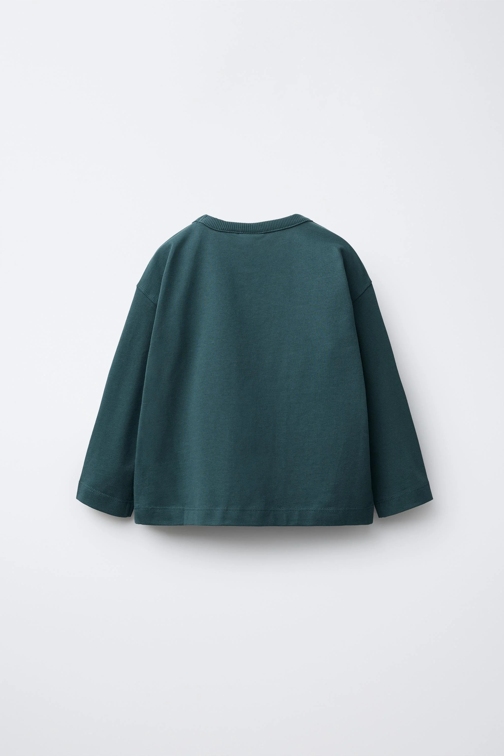 تی شرت آستین بلند با طرح لاستیکی تی شرت آستین بلند با طرح لاستیکی