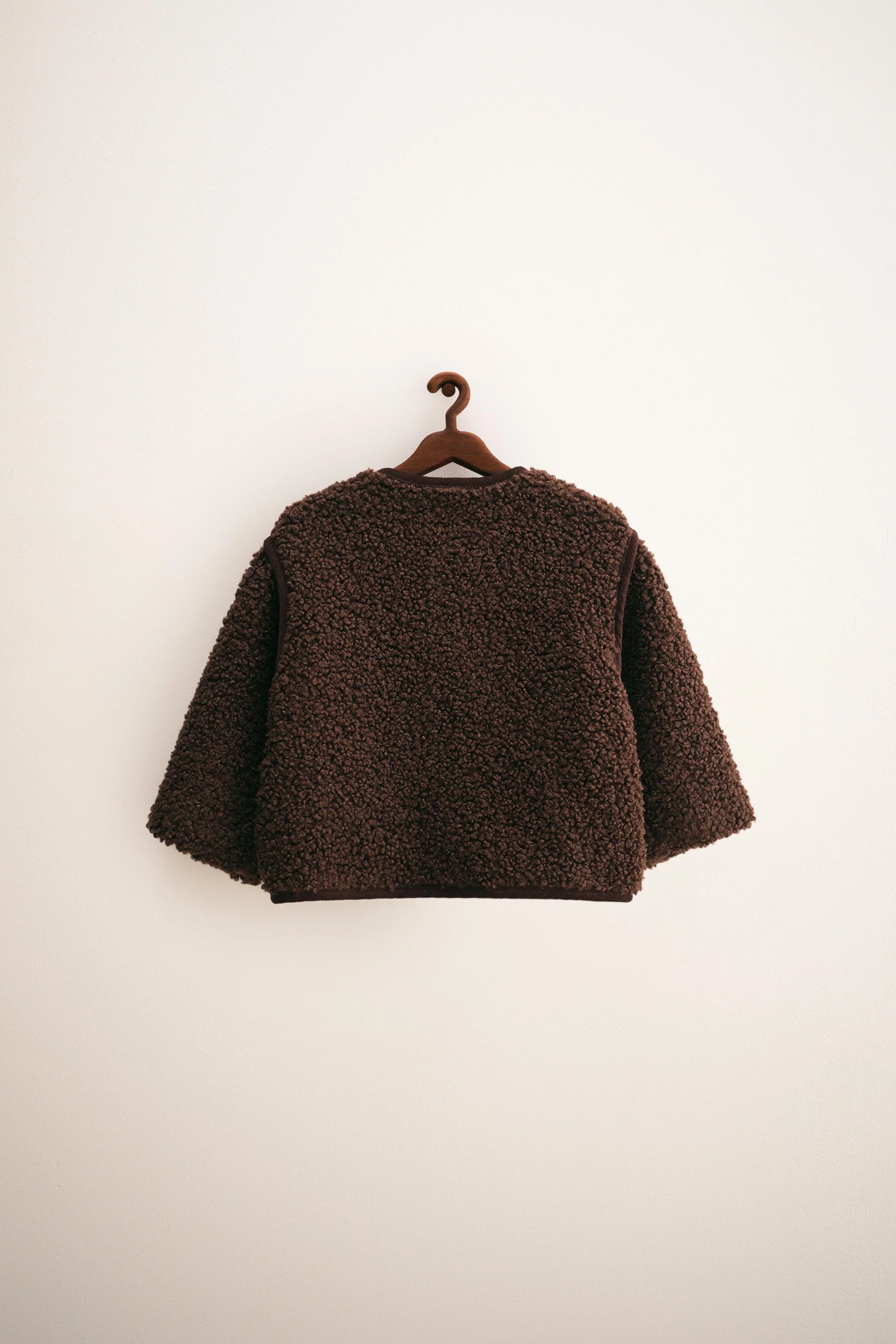 ZARA TIMELESS - ژاکت طرح پوست بره مصنوعی