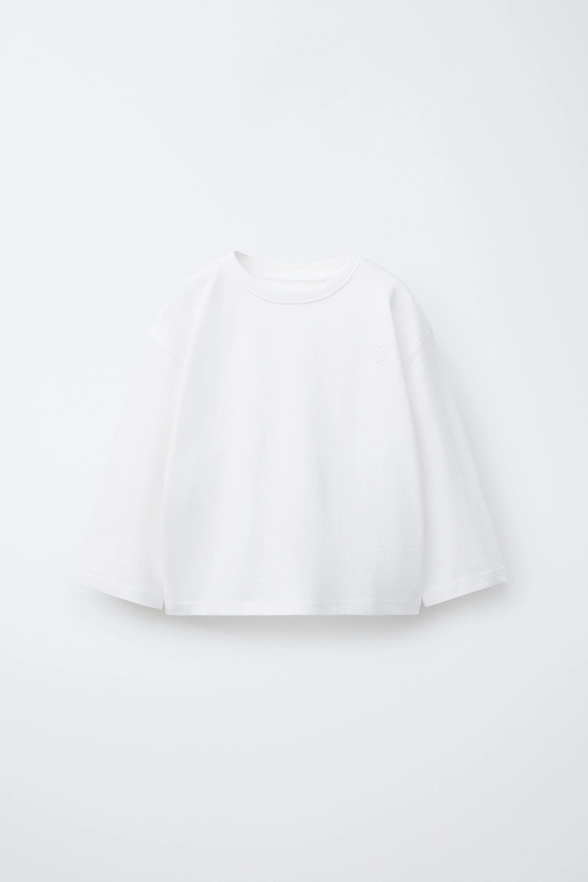 تی شرت آستین بلند با طرح گلدوزی قلب