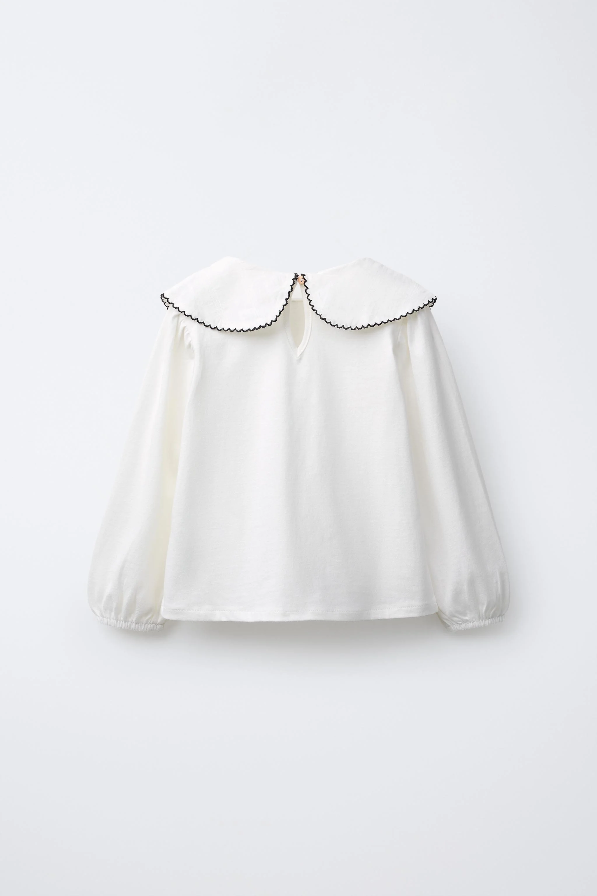 تی شرت یقه پیتر پن گلدوزی شده تی شرت یقه پیتر پن گلدوزی شده