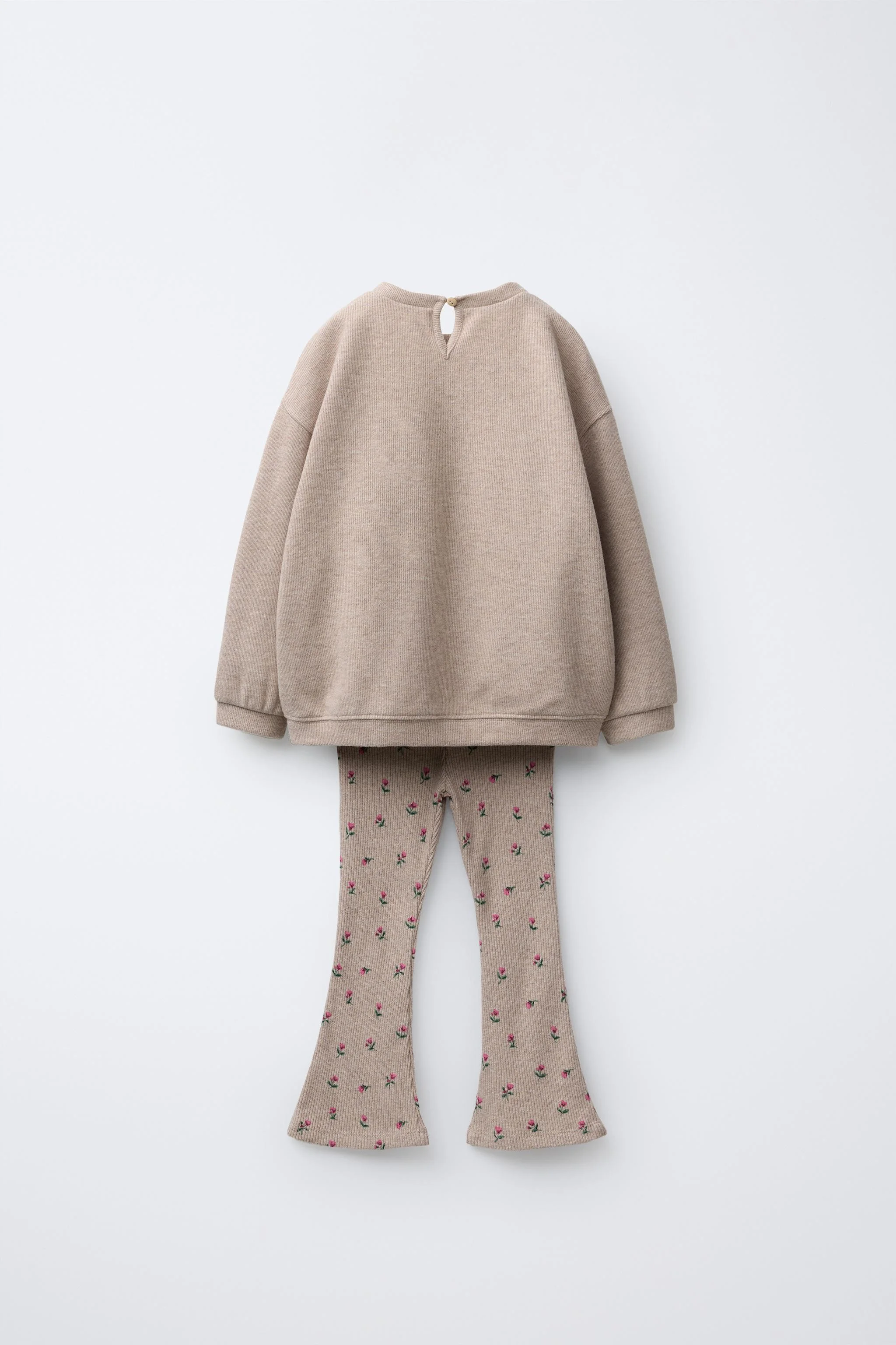 ست تی‌شرت و لگینگ دمپا گشاد با بافت نرم