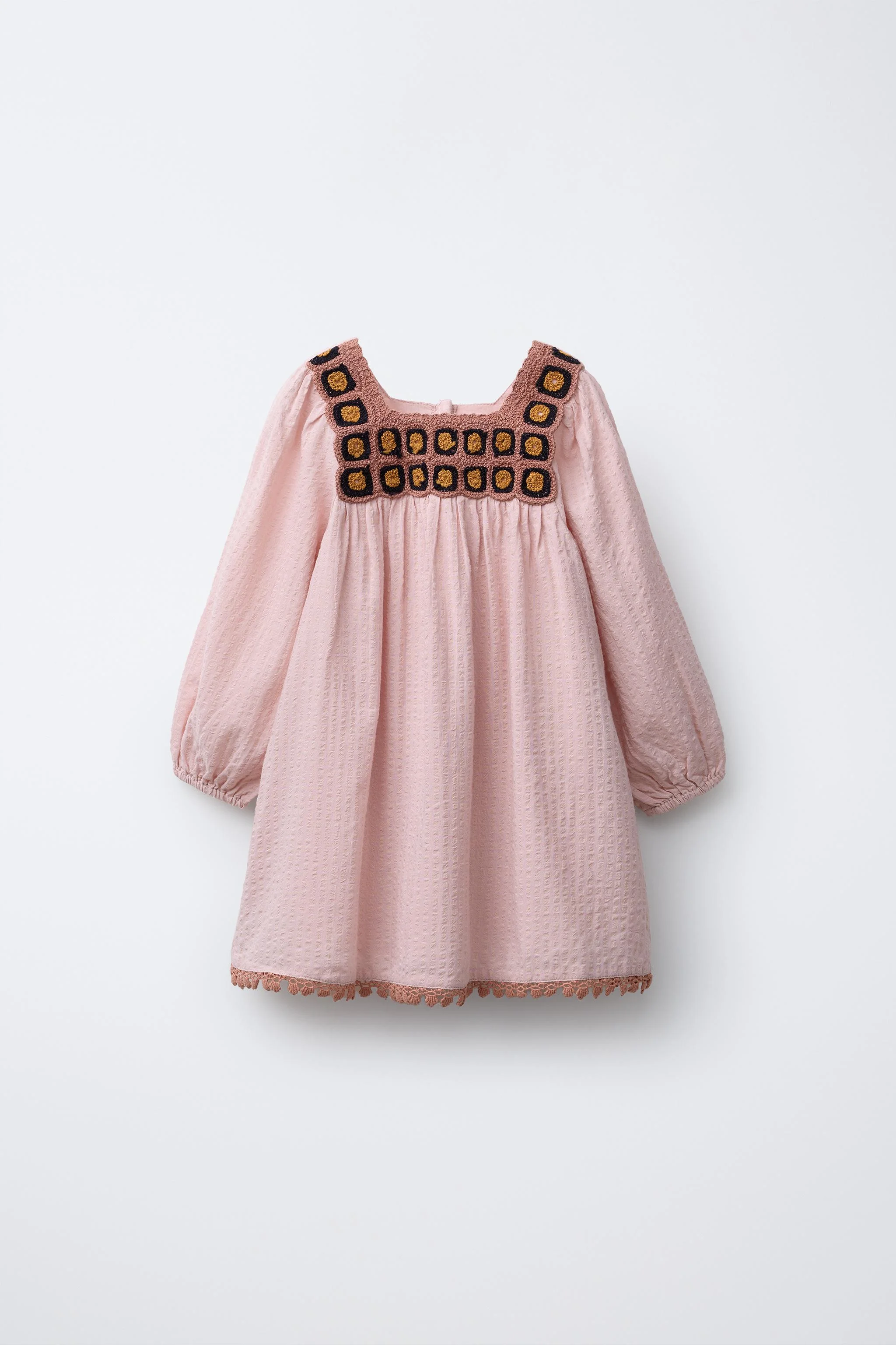 پیراهن با جزئیات قلاب بافی