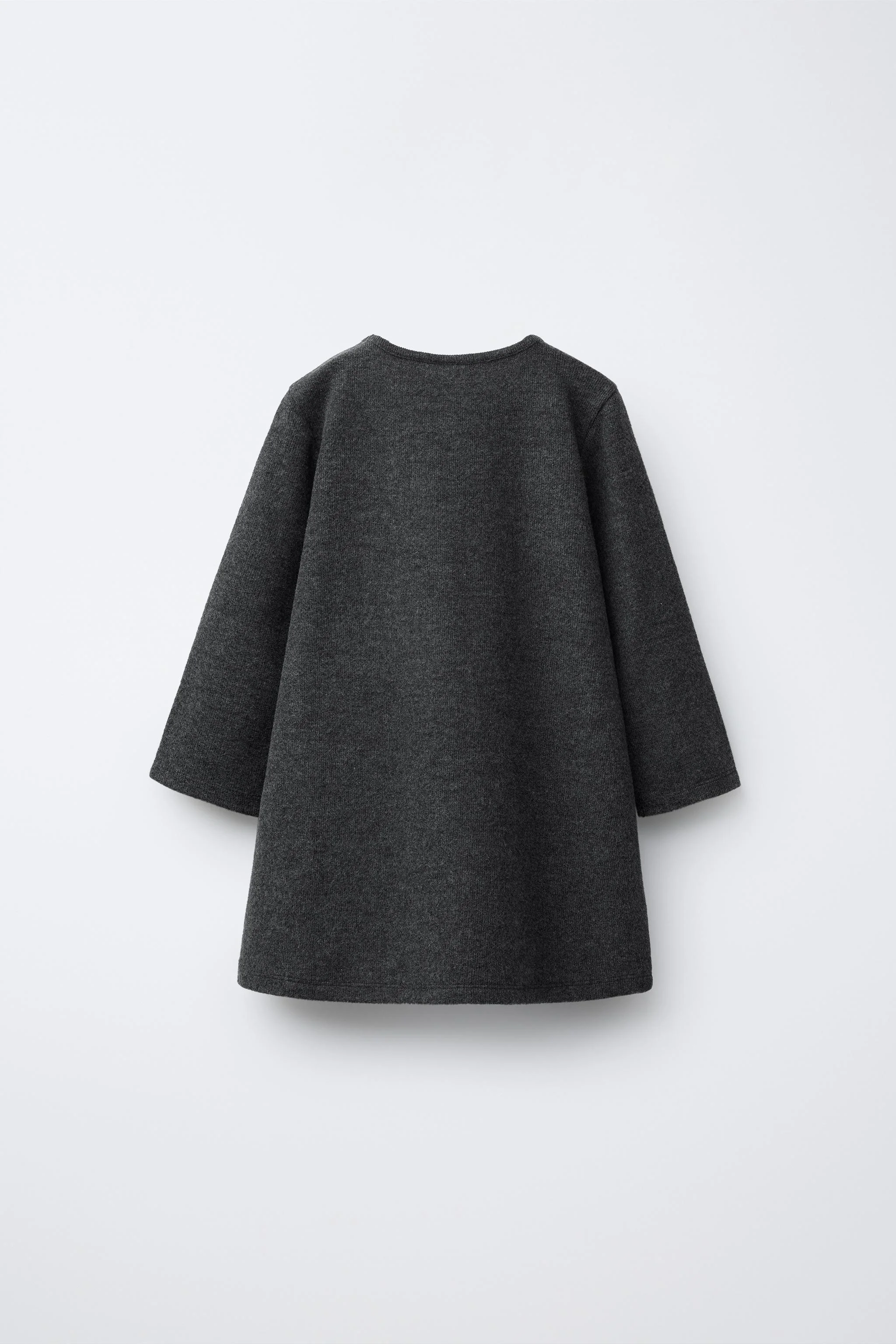 پیراهن لطیف با جزئیات گلدوزی شده پیراهن لطیف با جزئیات گلدوزی شده