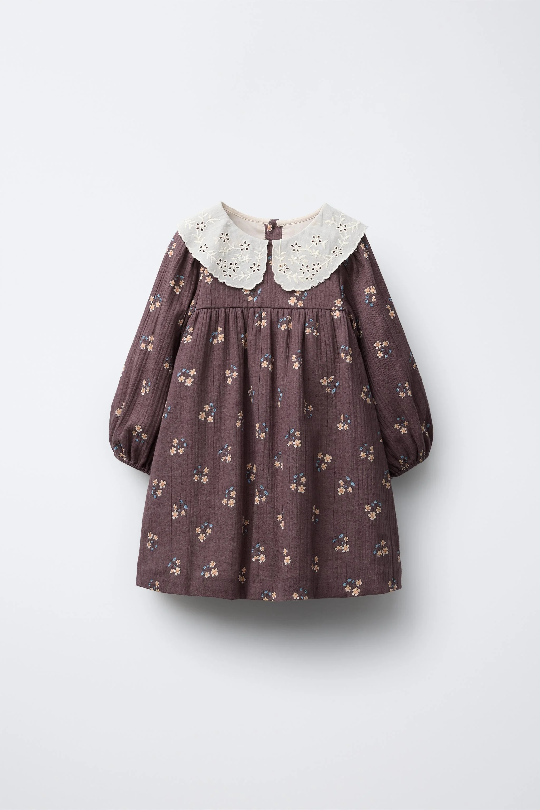 پیراهن طرح دار با بافت گلدار پیراهن طرح دار با بافت گلدار