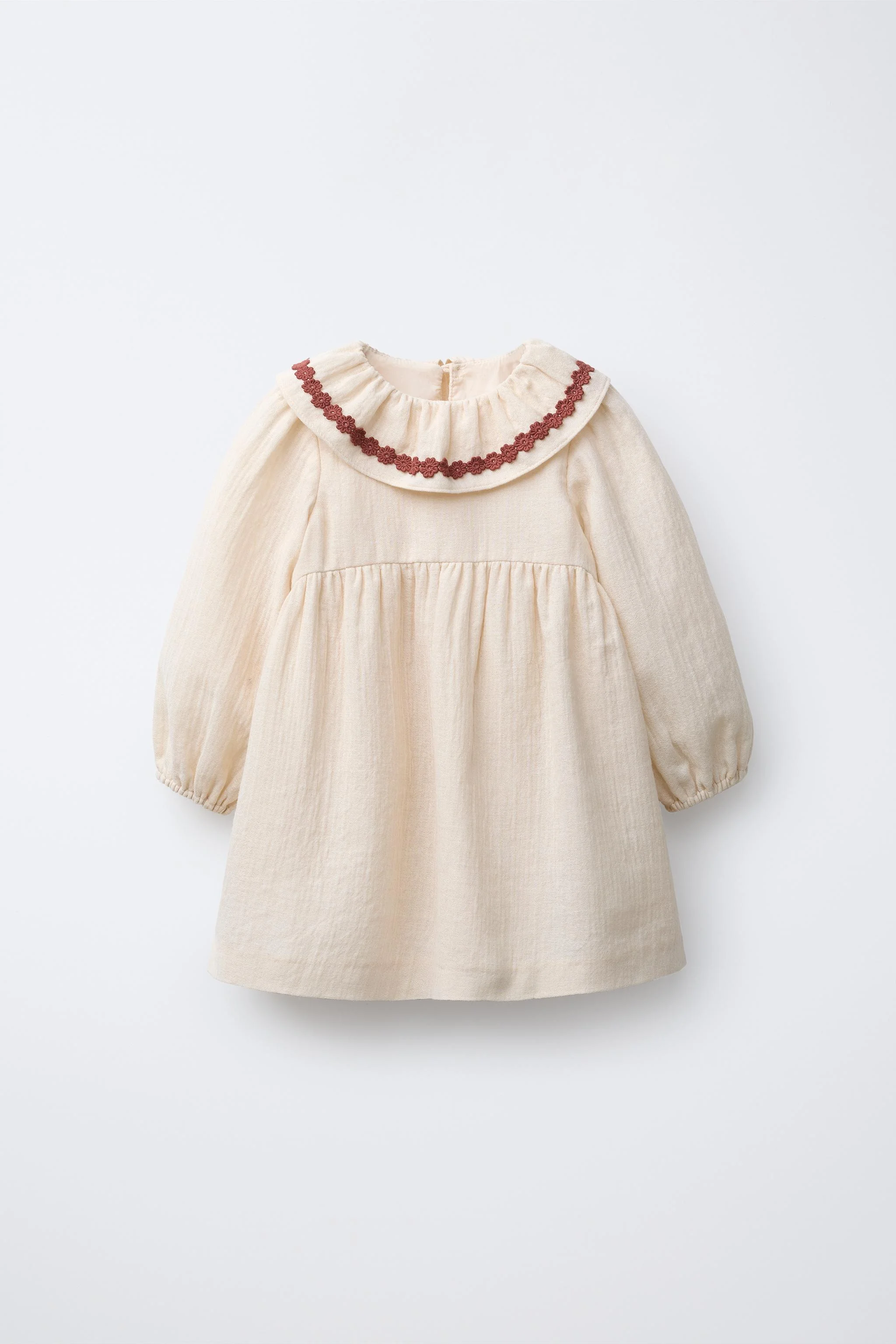 پیراهن با بافت گلدار گلدوزی شده پیراهن با بافت گلدار گلدوزی شده