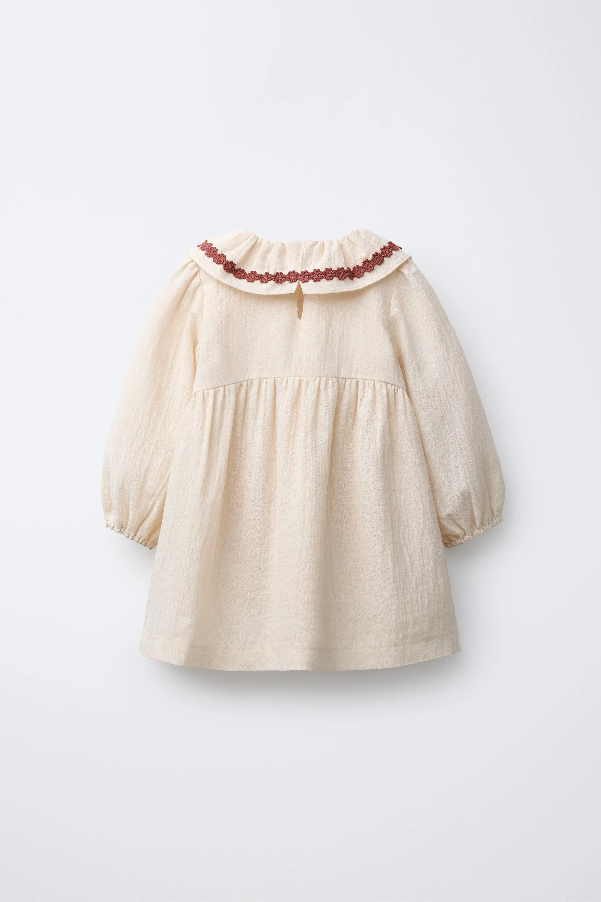 پیراهن با بافت گلدار گلدوزی شده پیراهن با بافت گلدار گلدوزی شده