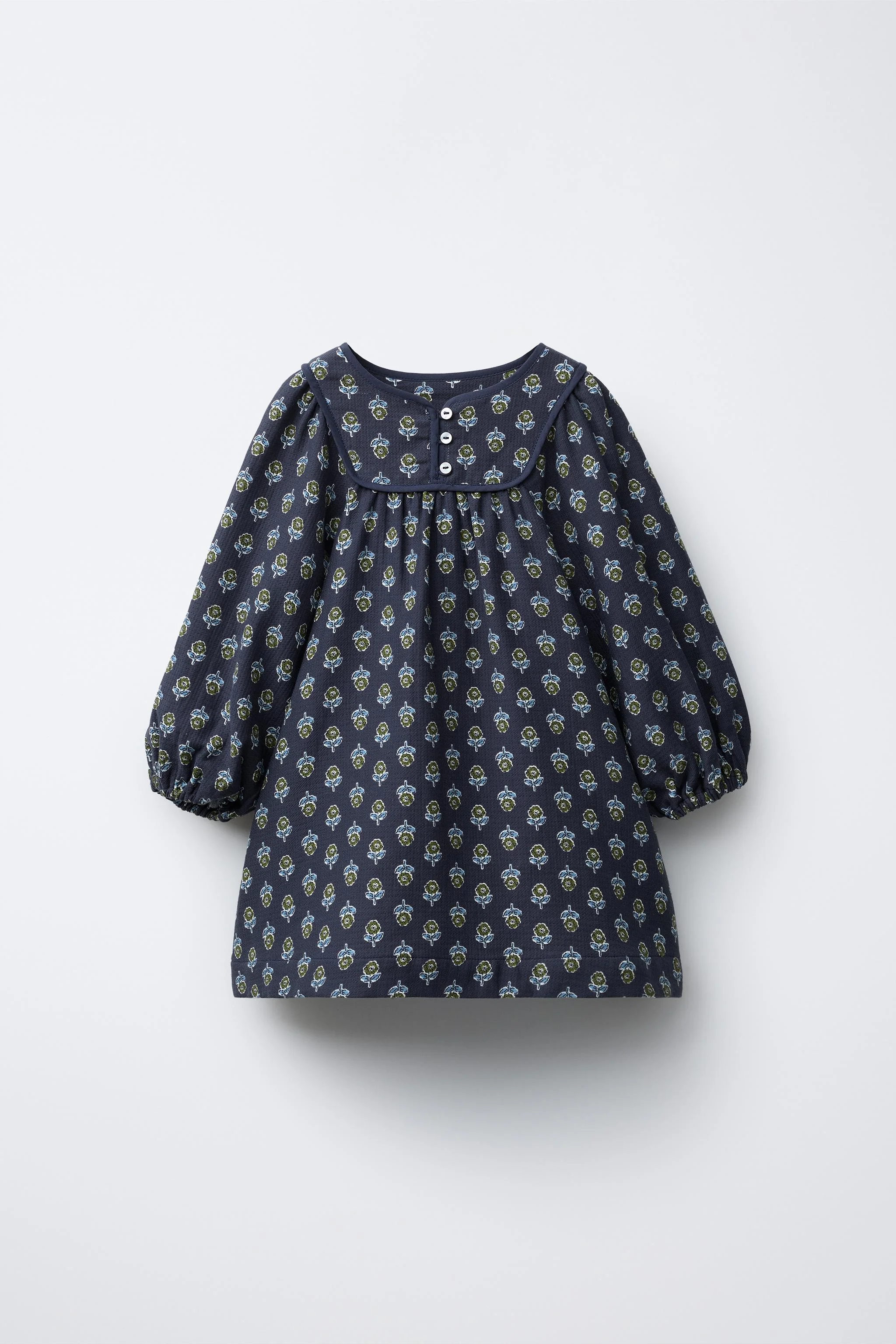 پیراهن با طرح گل پیراهن با طرح گل