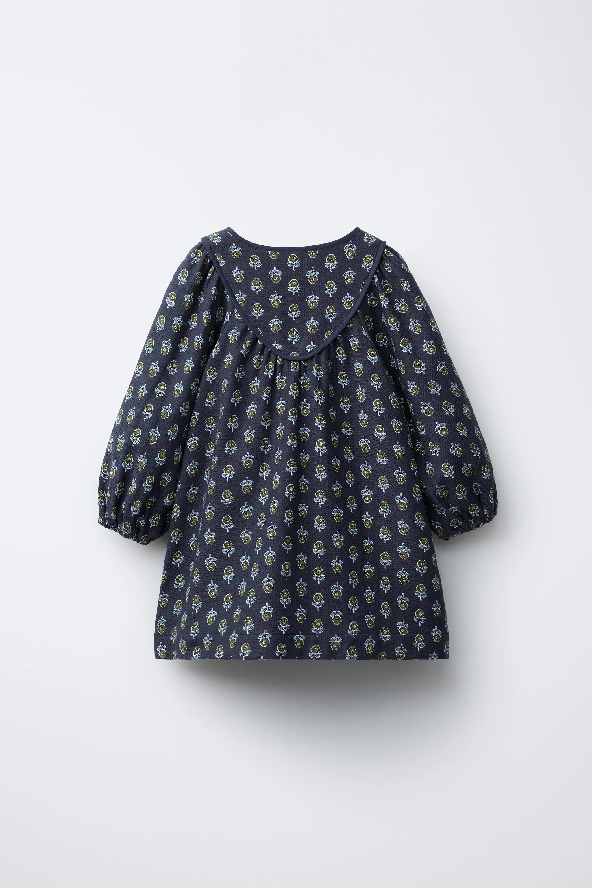 پیراهن با طرح گل پیراهن با طرح گل