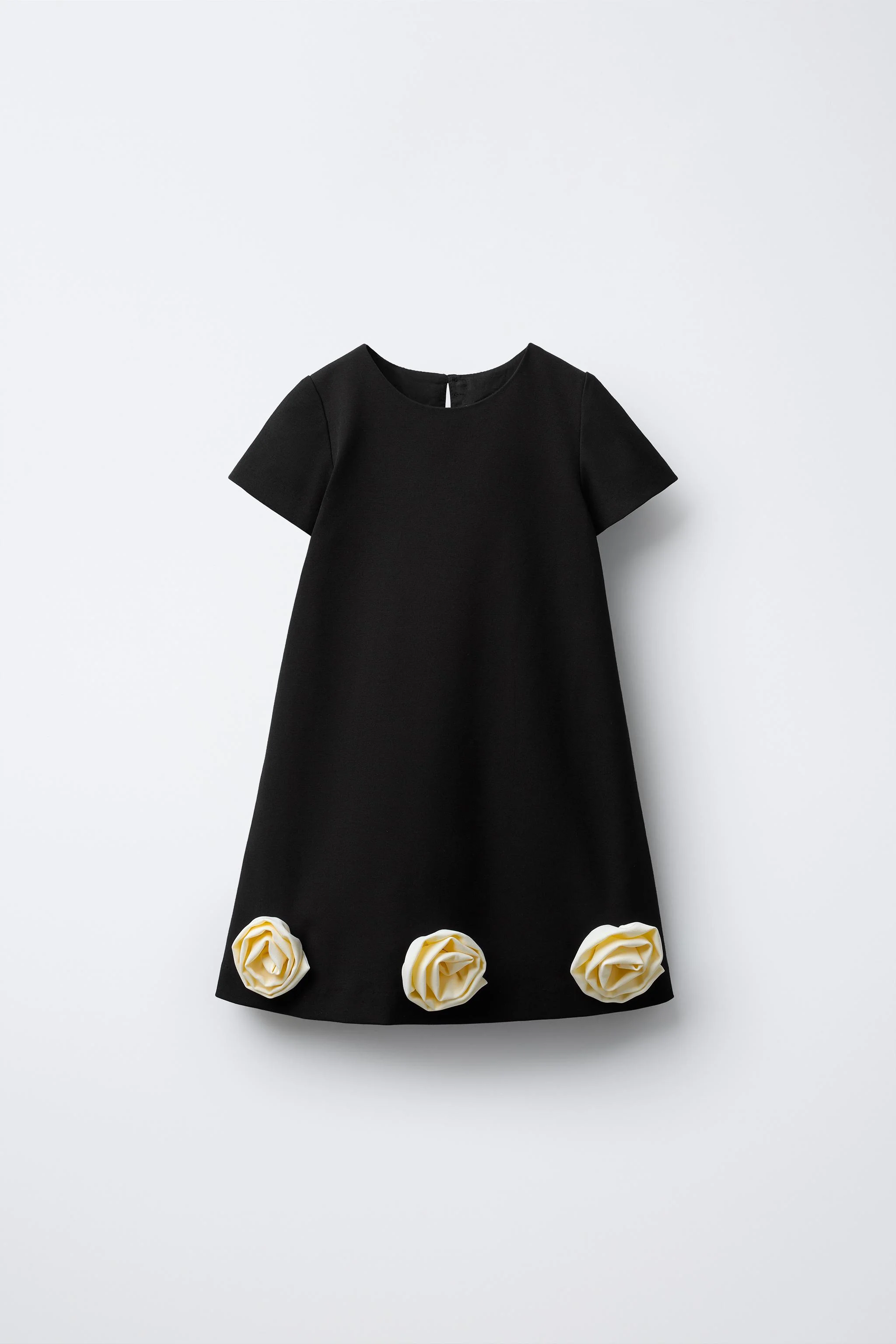 پیراهن طرح گل سه بعدی متضاد پیراهن طرح گل سه بعدی متضاد