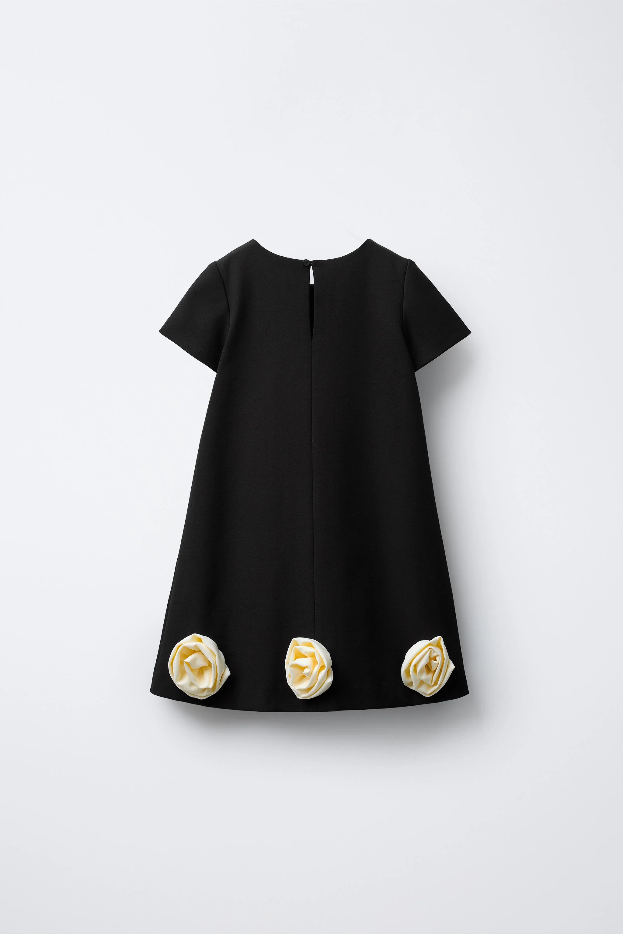 پیراهن طرح گل سه بعدی متضاد پیراهن طرح گل سه بعدی متضاد