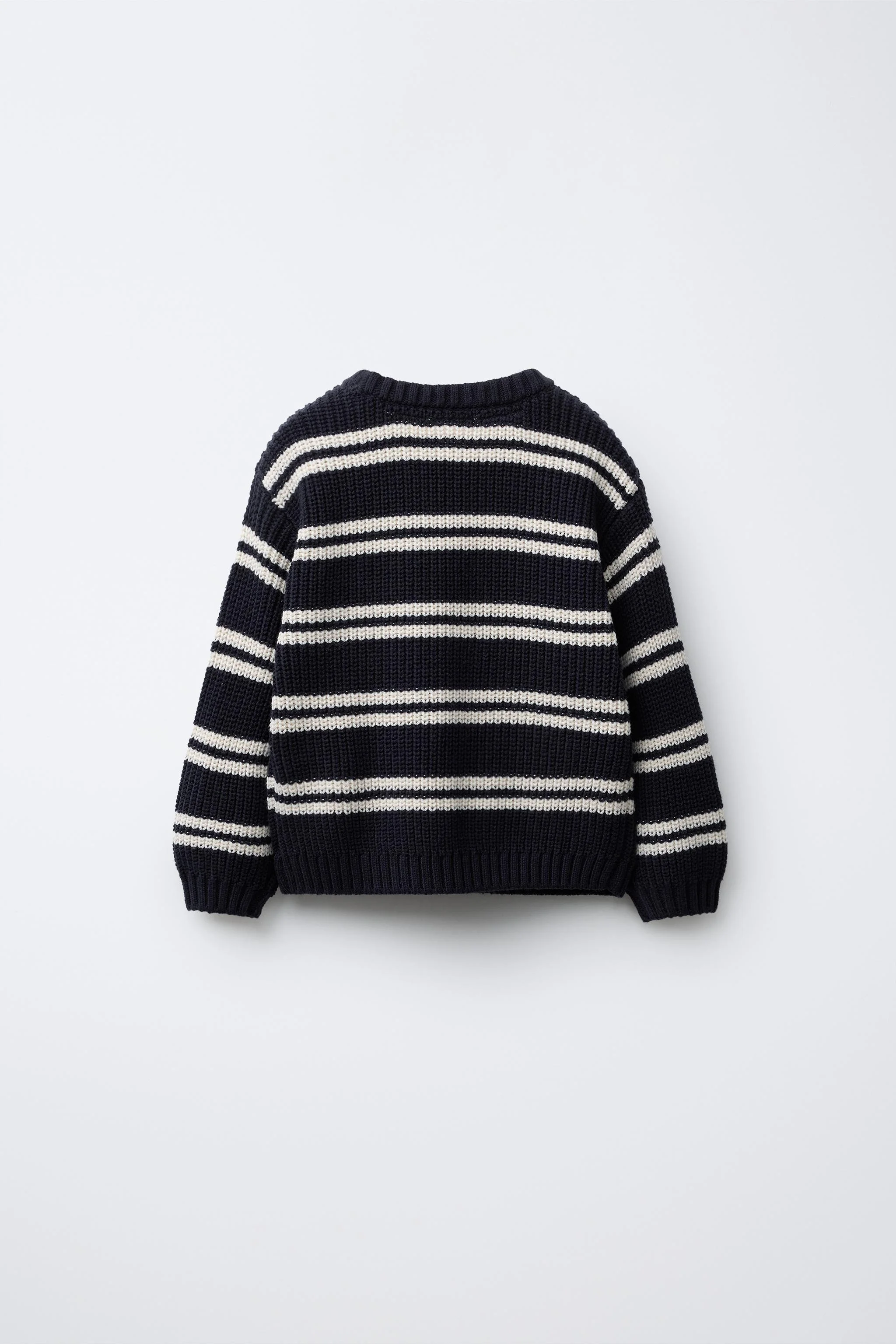 پلیور بافت راه راه HELLO KITTY © SANRIO با تکه دوزی پلیور بافت راه راه HELLO KITTY © SANRIO با تکه دوزی