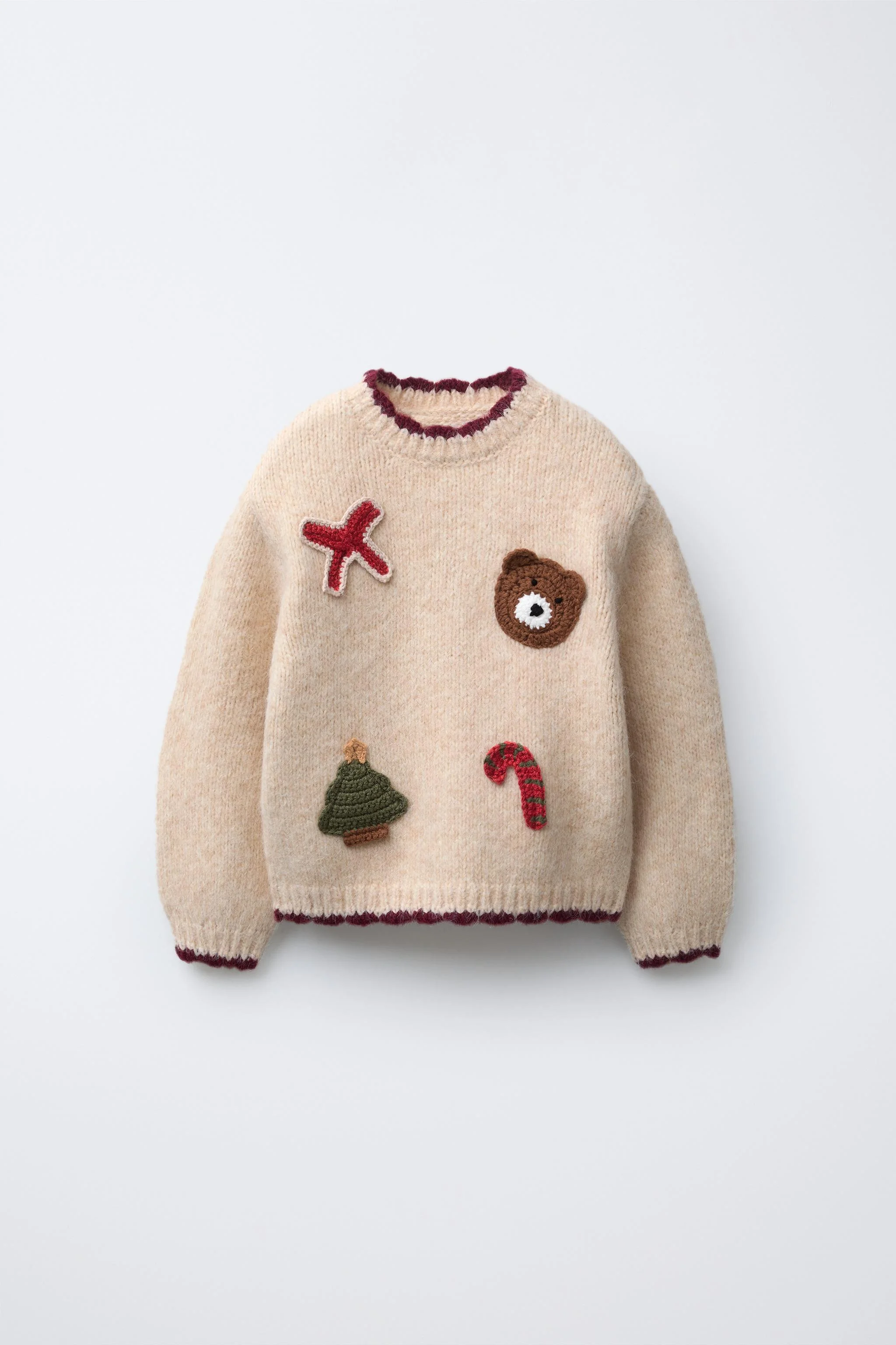 پلیور بافتنی با تکه دوزی های قلاب بافی