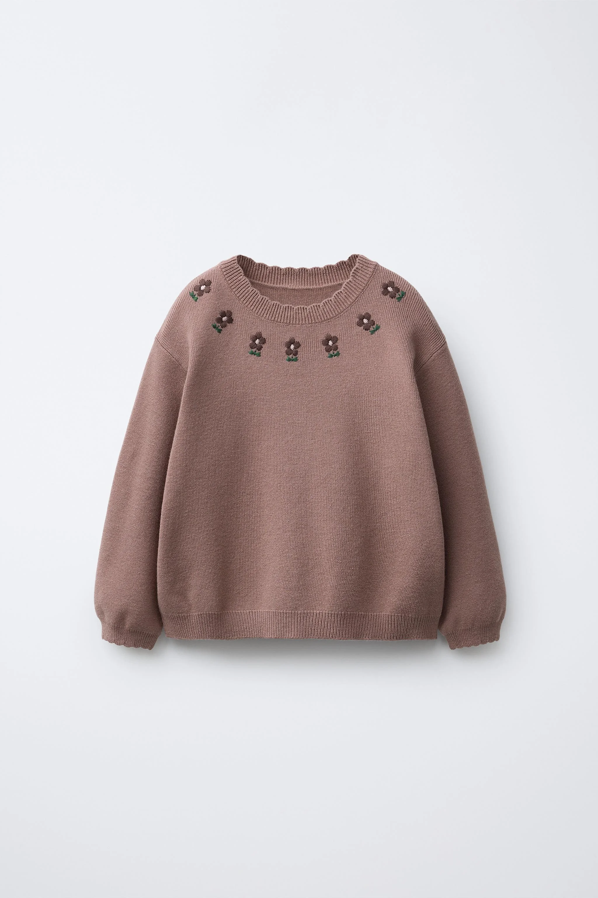 پلیور بافتنی با گلدوزی گل پلیور بافتنی با گلدوزی گل