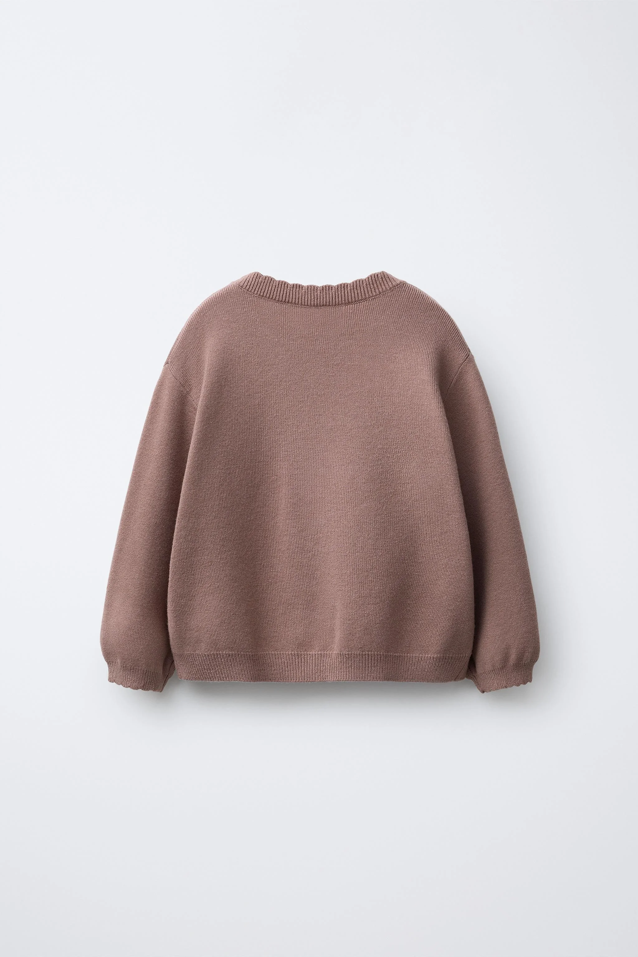 پلیور بافتنی با گلدوزی گل پلیور بافتنی با گلدوزی گل