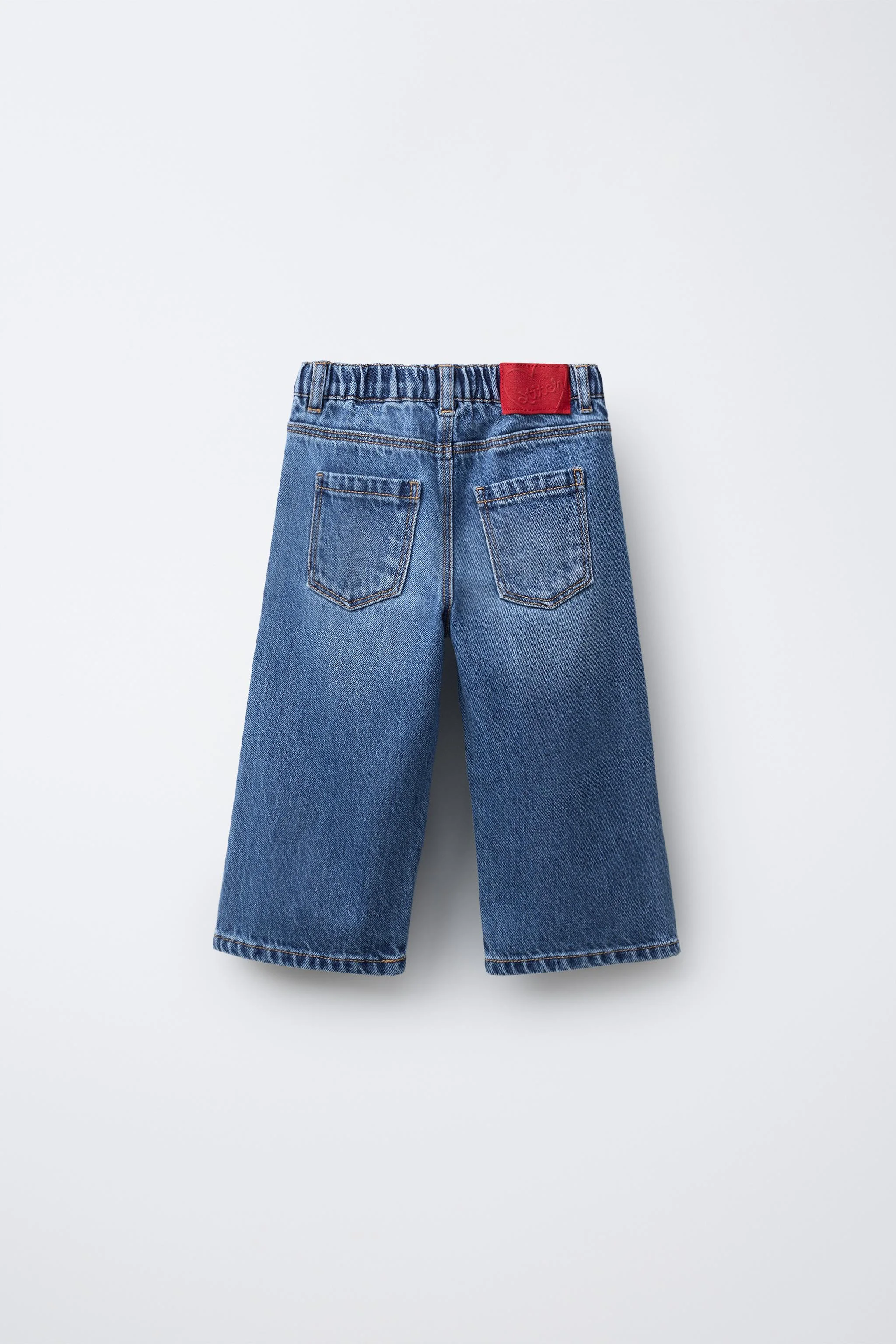 شلوار جین دامن-شلواری گلدوزی شده لیلو و استیچ © دیزنی شلوار جین دامن-شلواری گلدوزی شده لیلو و استیچ © دیزنی