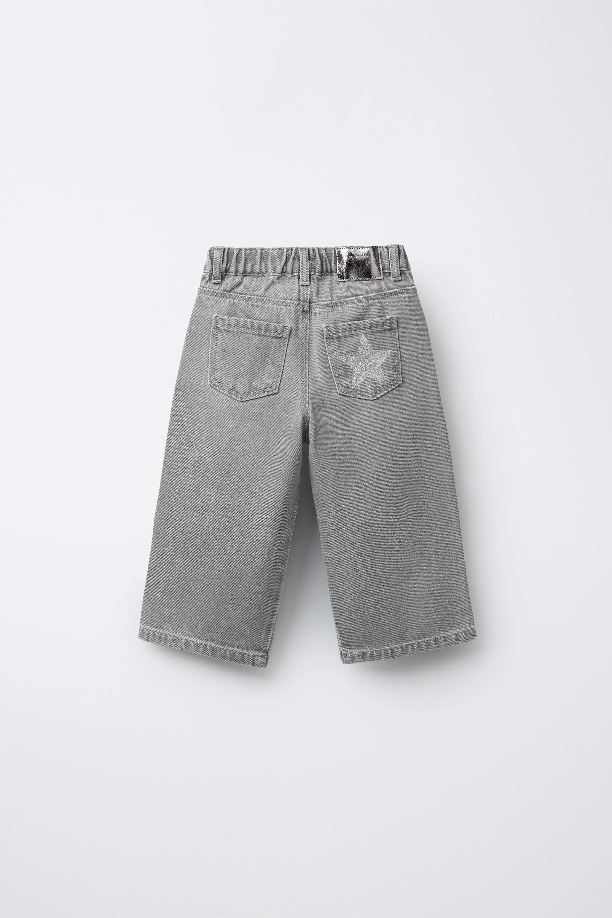 شلوار جین کولوت با طرح ستاره در طرفین شلوار جین کولوت با طرح ستاره در طرفین