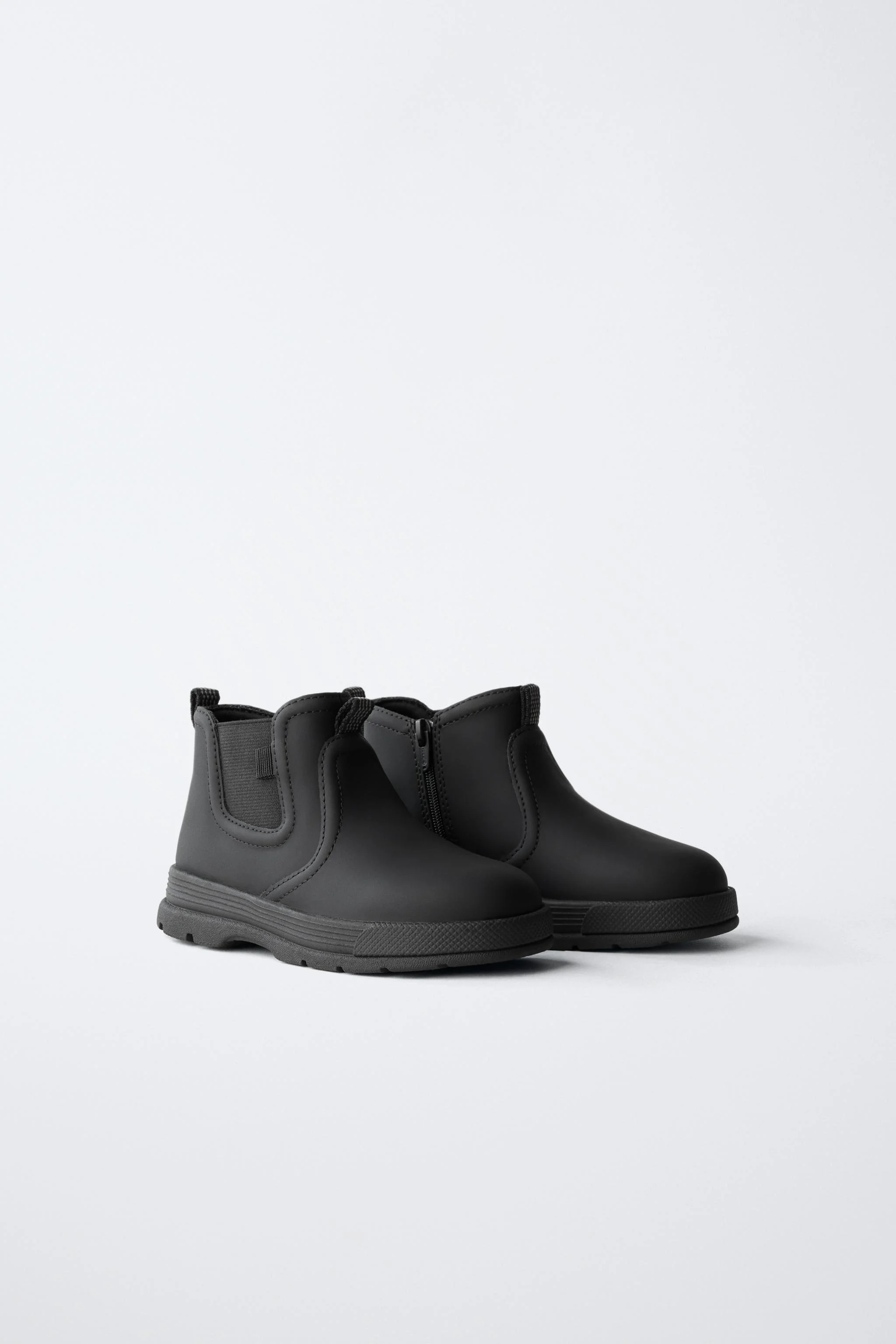 چکمه های لاستیکی چکمه های لاستیکی