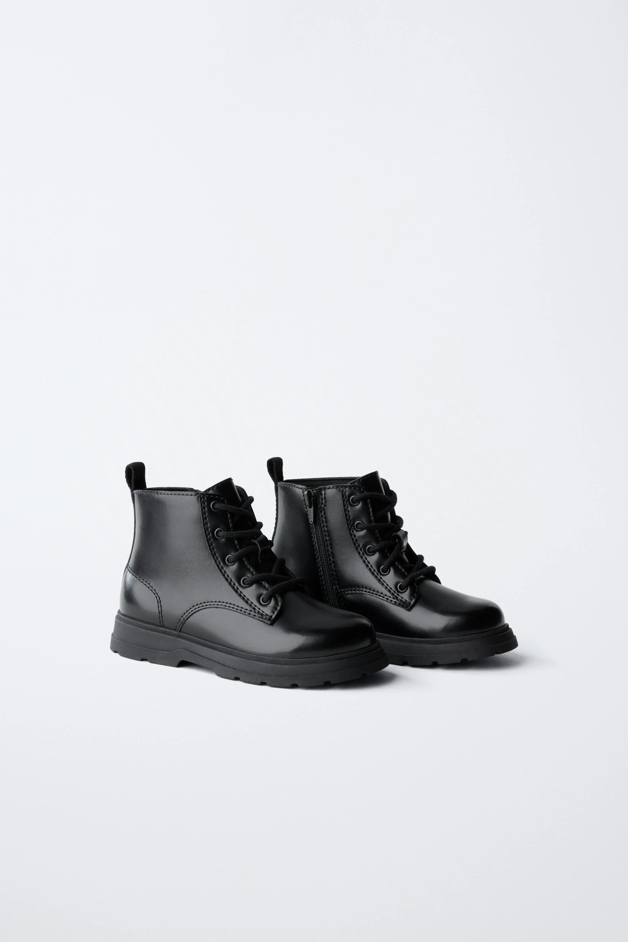 بوت های ساق دار بند دار بوت های ساق دار بند دار