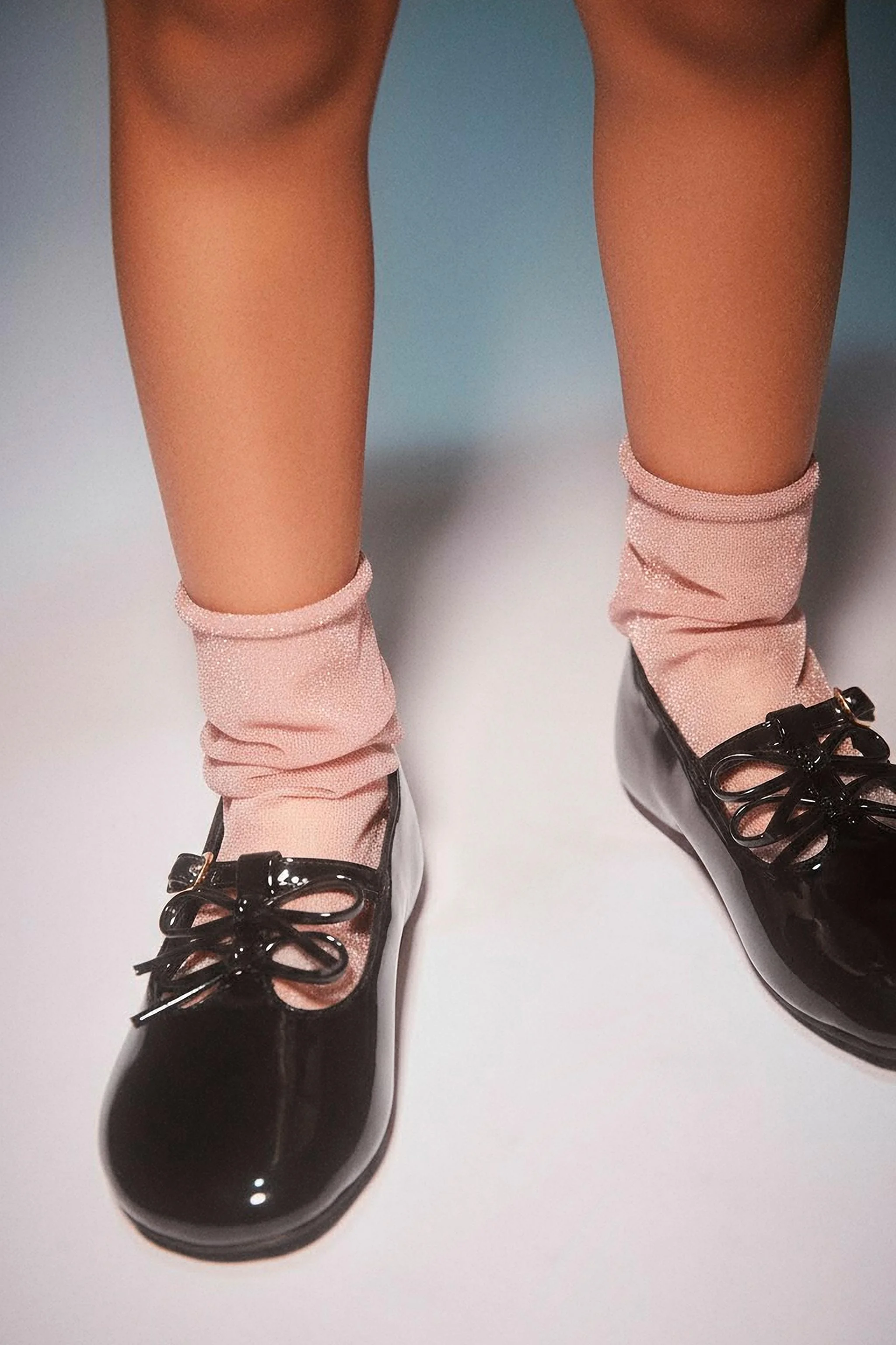 کفشهای باله تخت ورنی با پاپیون کفشهای باله تخت ورنی با پاپیون