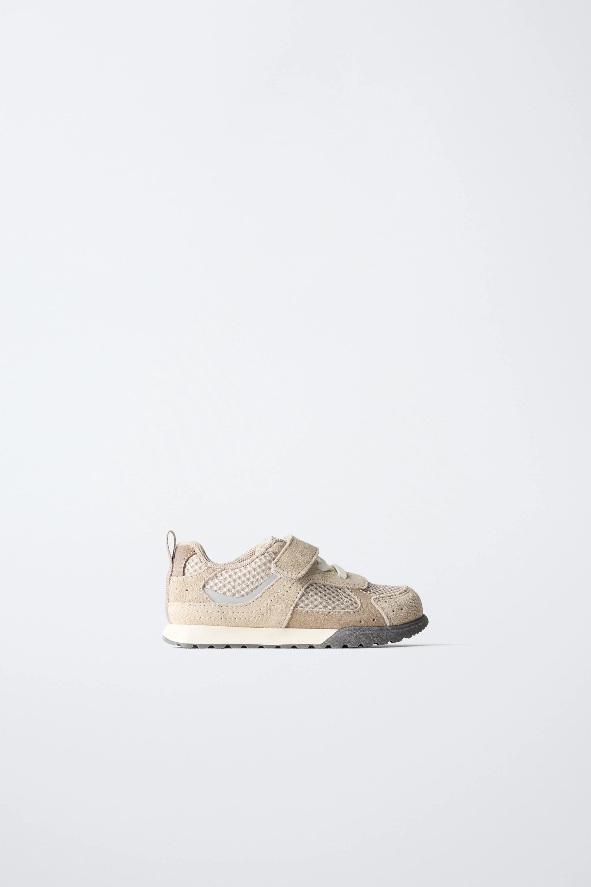 کفش ورزشی چند تکه