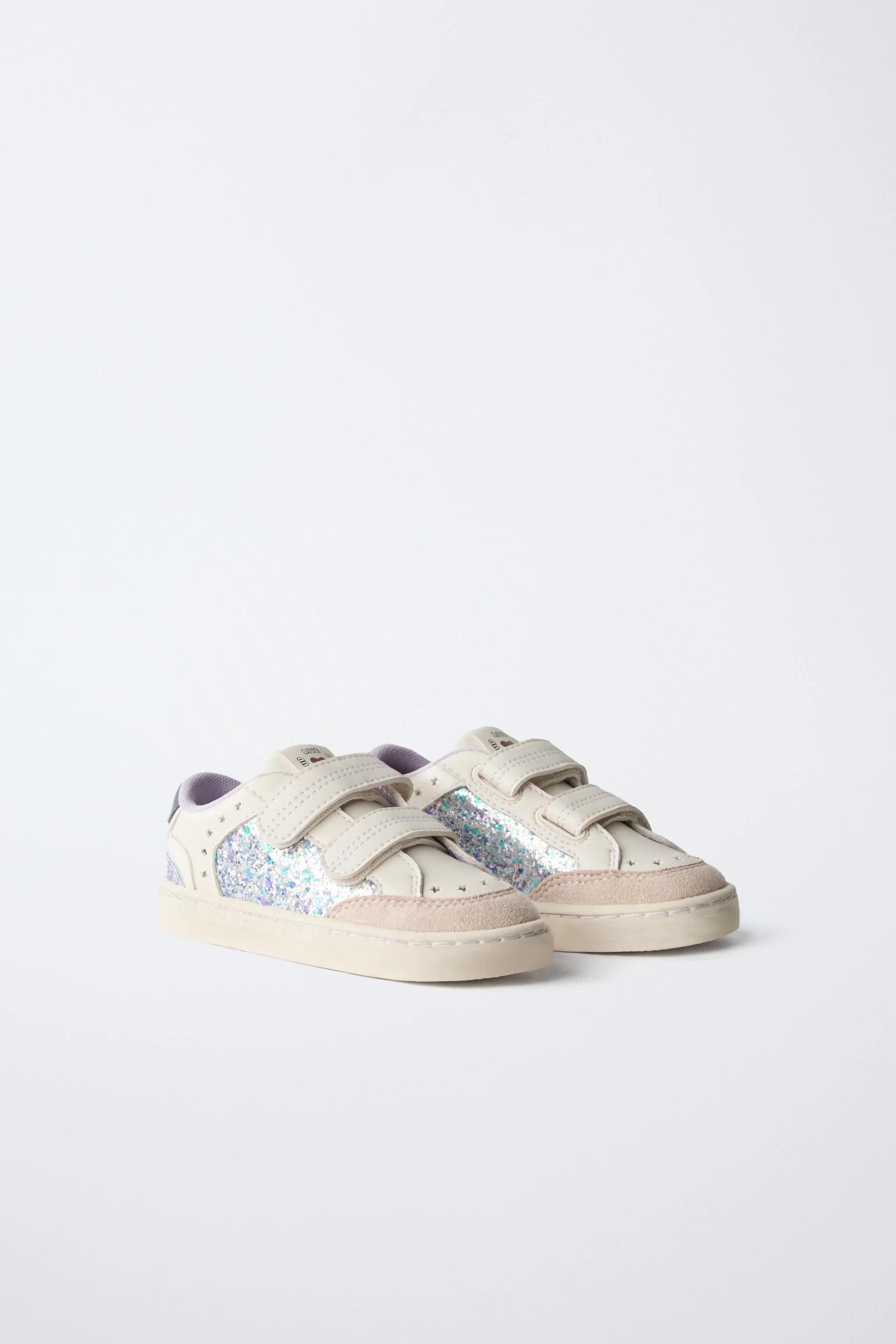 کفش ورزشی اکلیلی