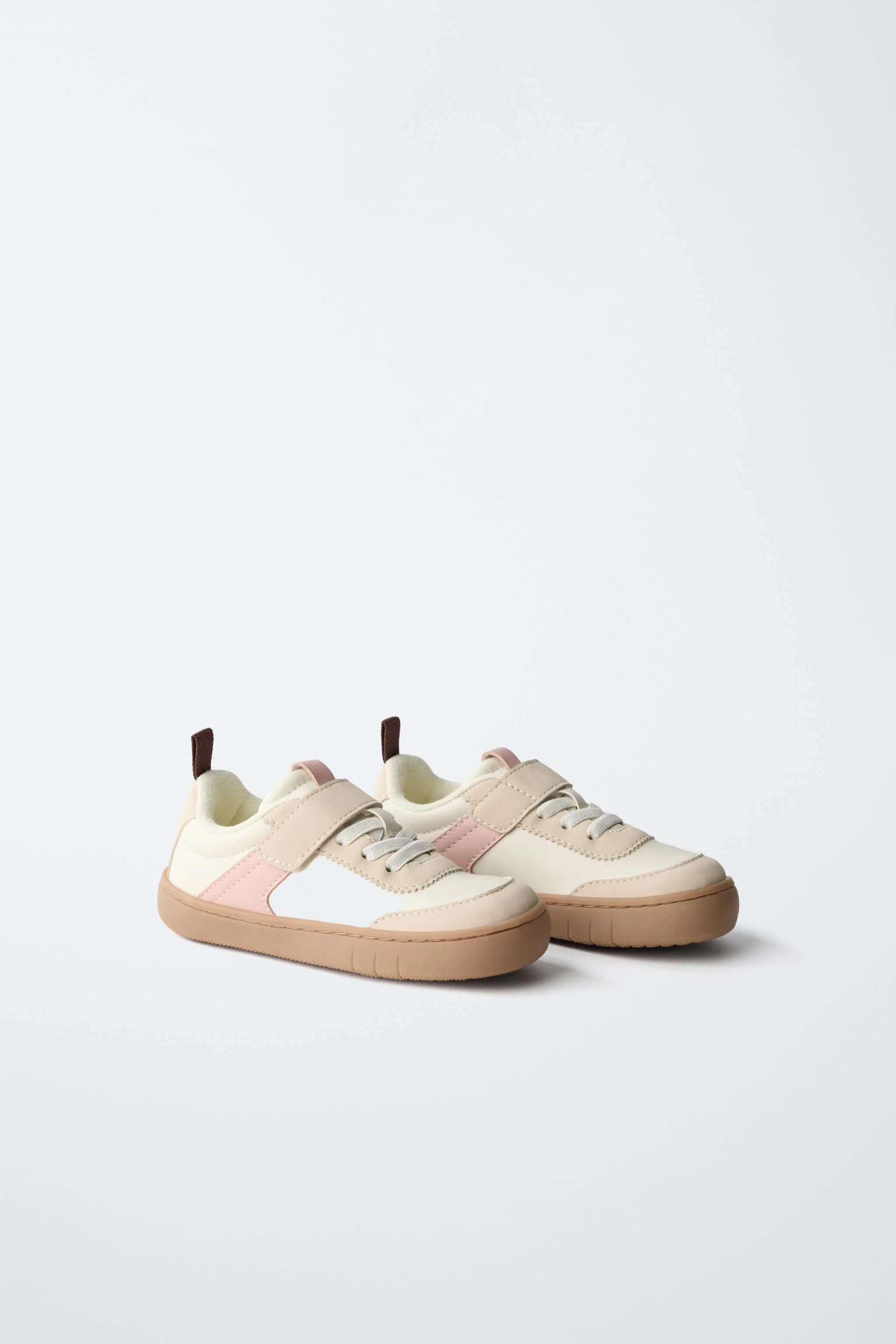 کفش کتانی سبک و راحت