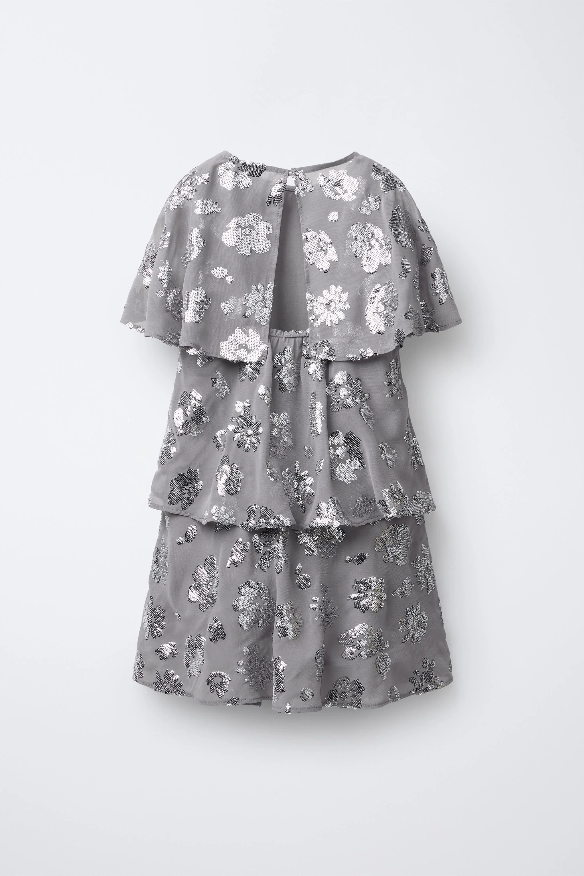 پیراهن چین‌دار با گل‌های پولکی