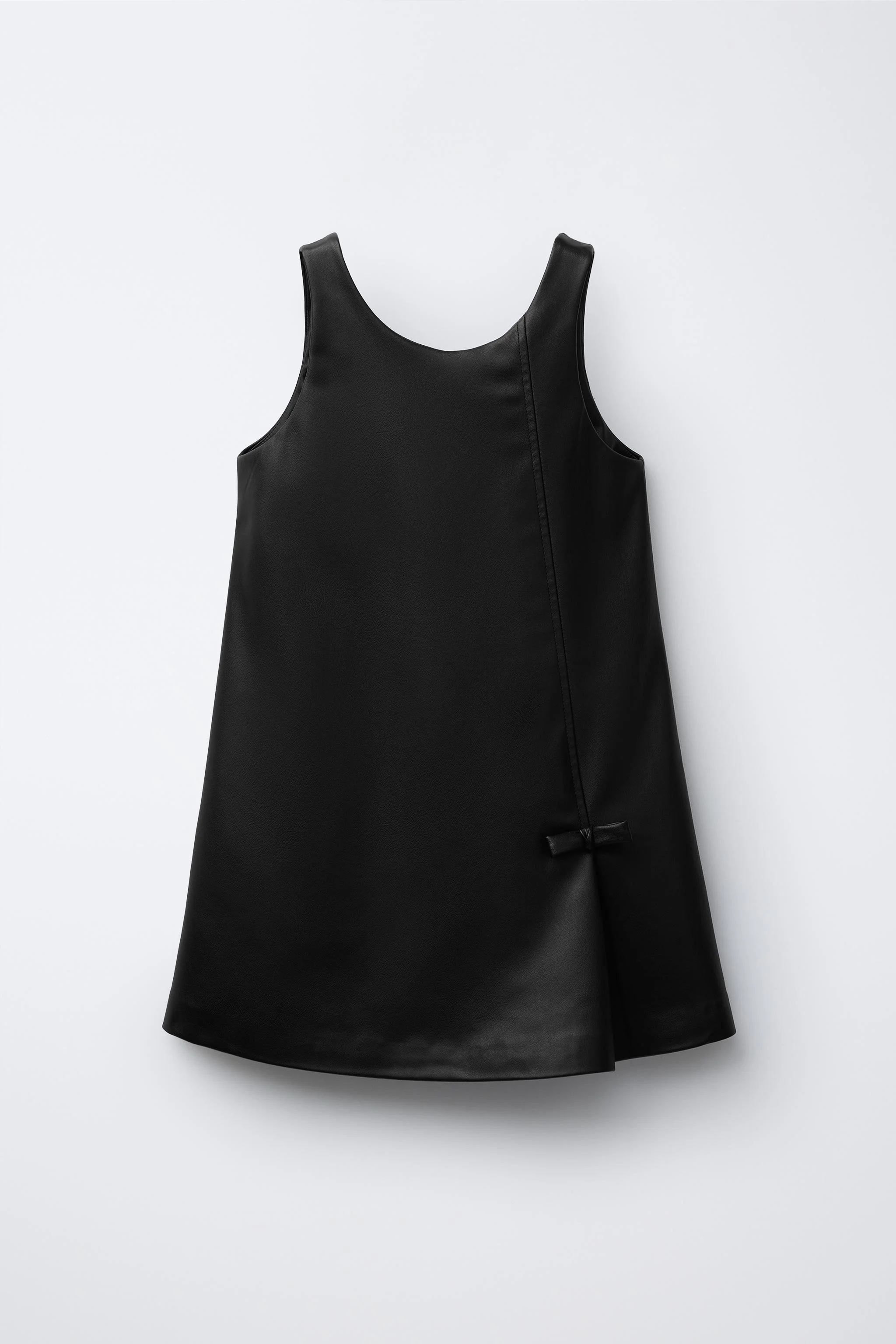 پیراهن پیشبندی چرم مصنوعی با پاپیون