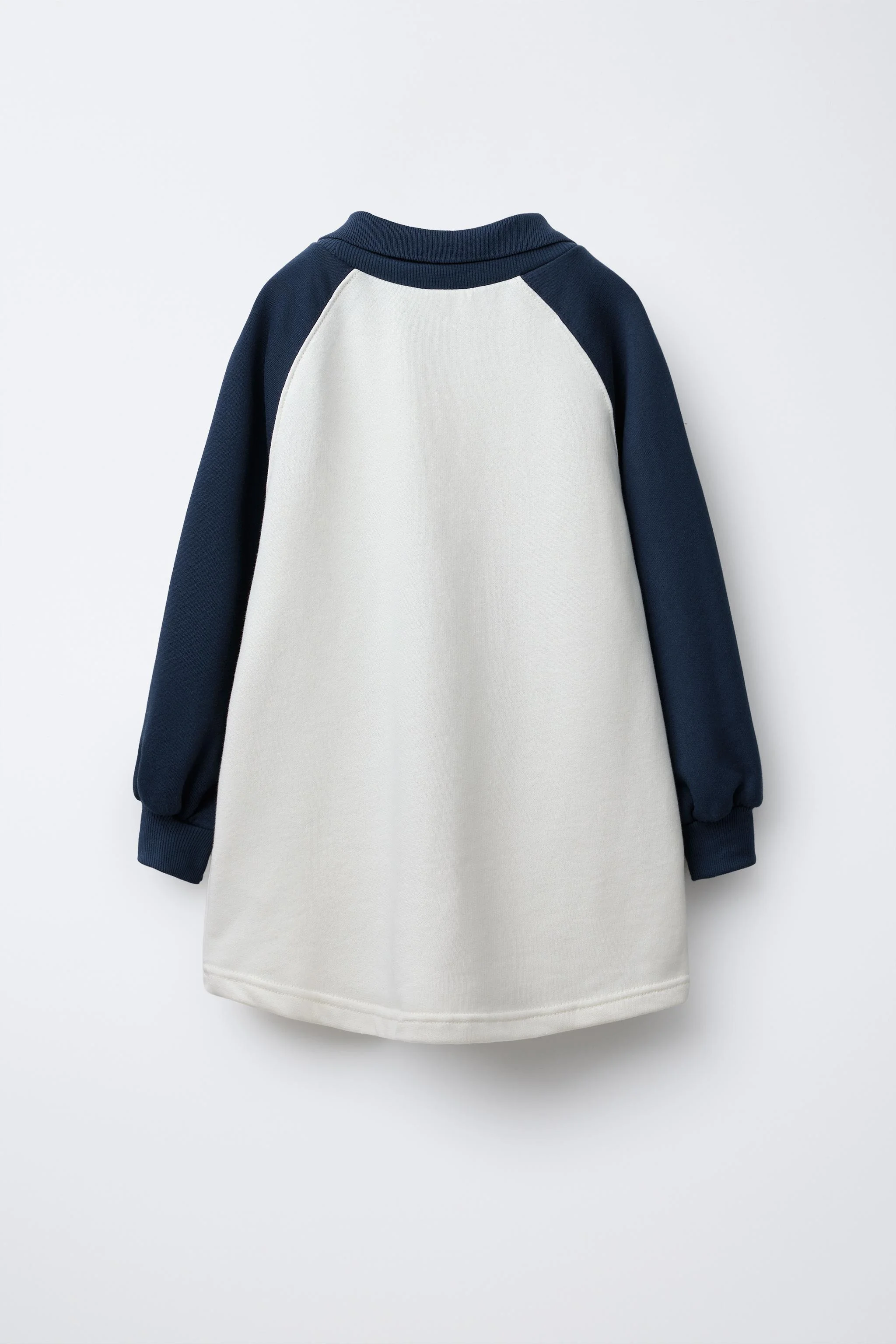 پیراهن مخمل خواب دار آستین رگلان طرح «مای ملودی © سنریو»