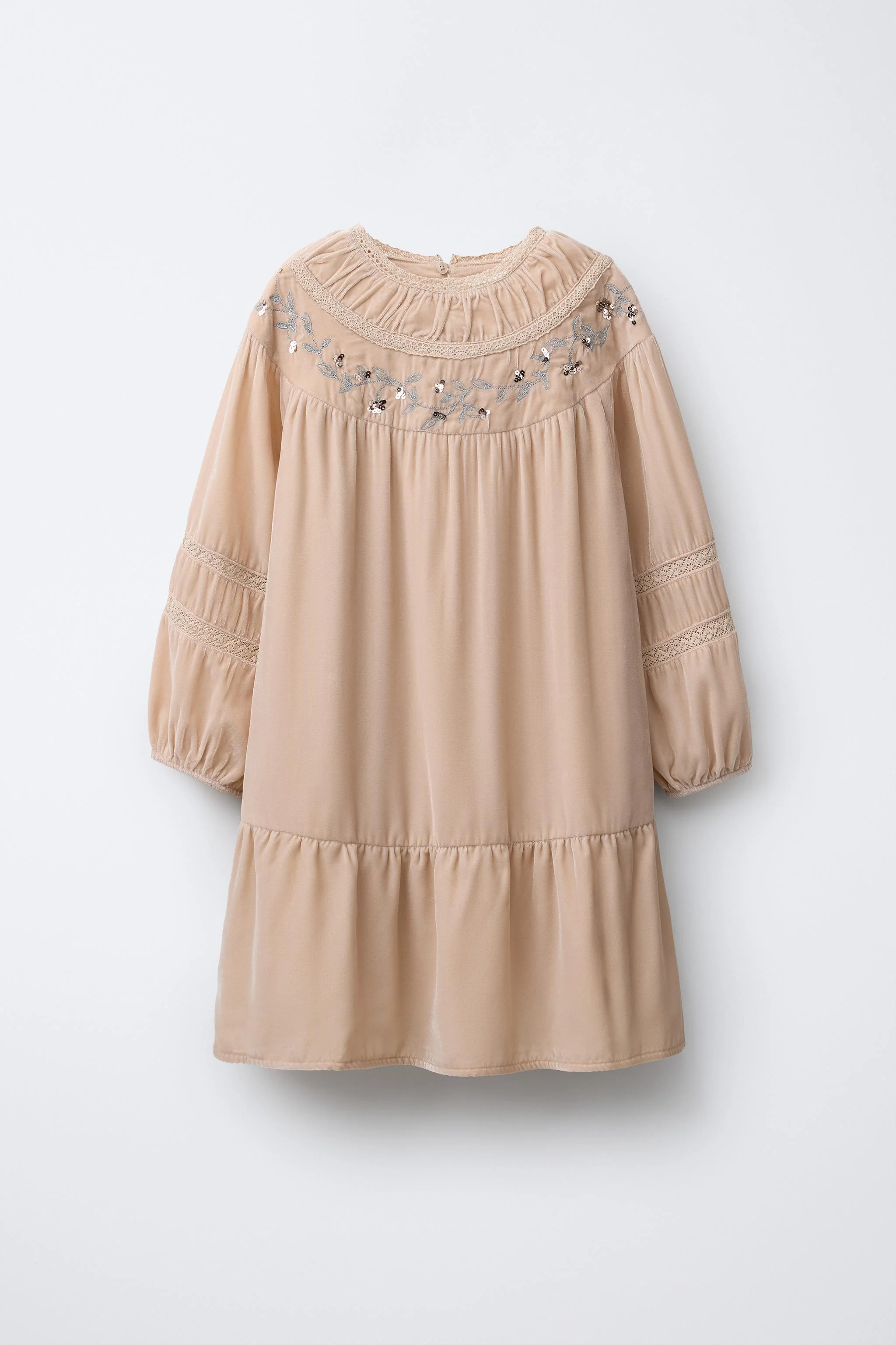 پیراهن مخمل با تزیینات گیپور و پولک