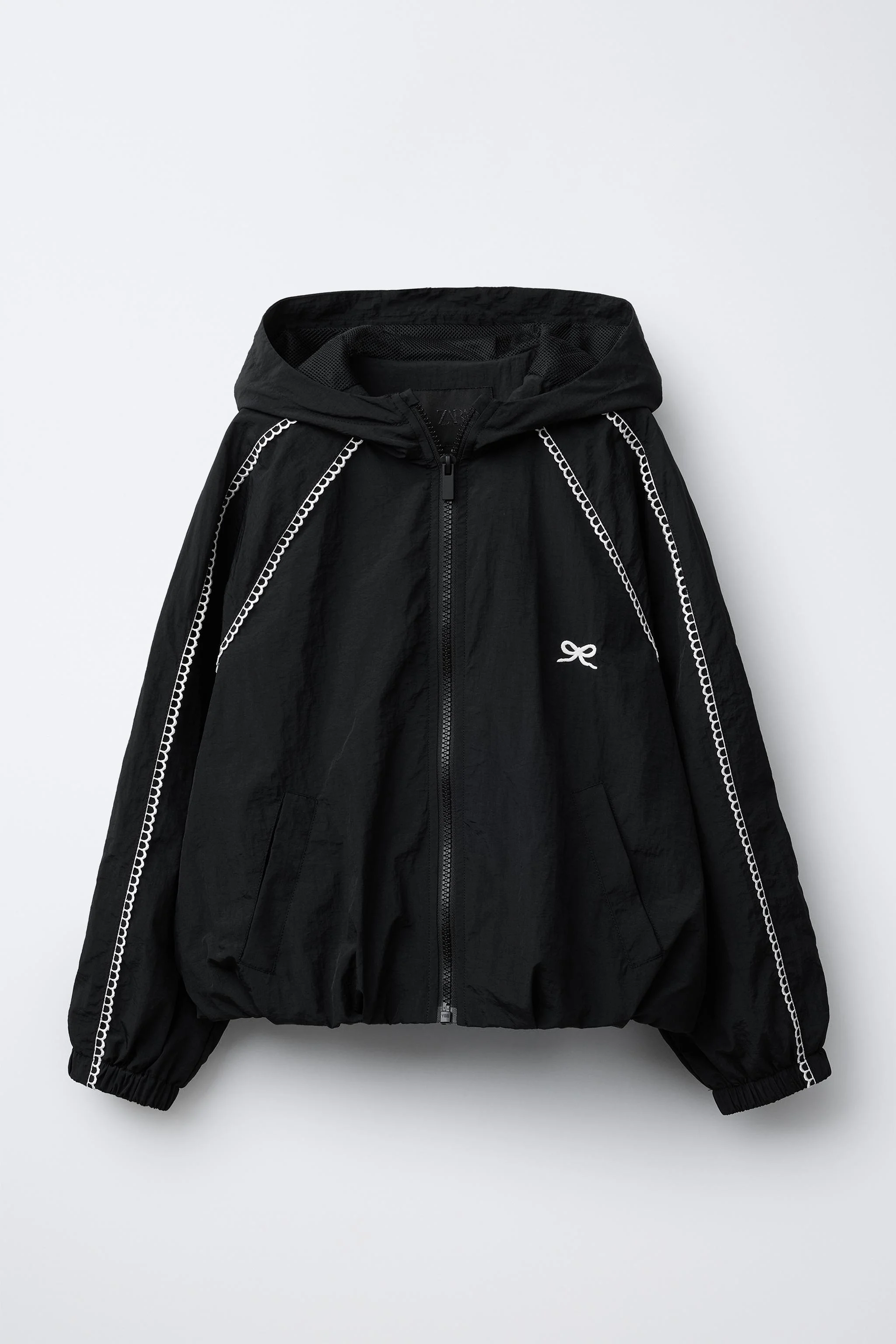 بارانی فوق سبک با تضاد رنگی بارانی فوق سبک با تضاد رنگی