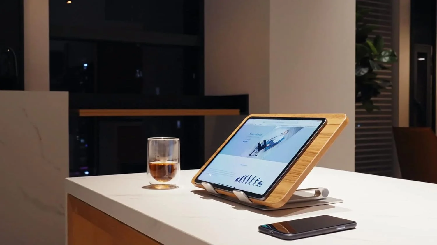 پایه تبلت و لپ‌تاپ تاشو رومیزی چوبی و فلزی UPERGO AP-2DM با قابلیت تنظیم 108 درجه - نقره‌ای